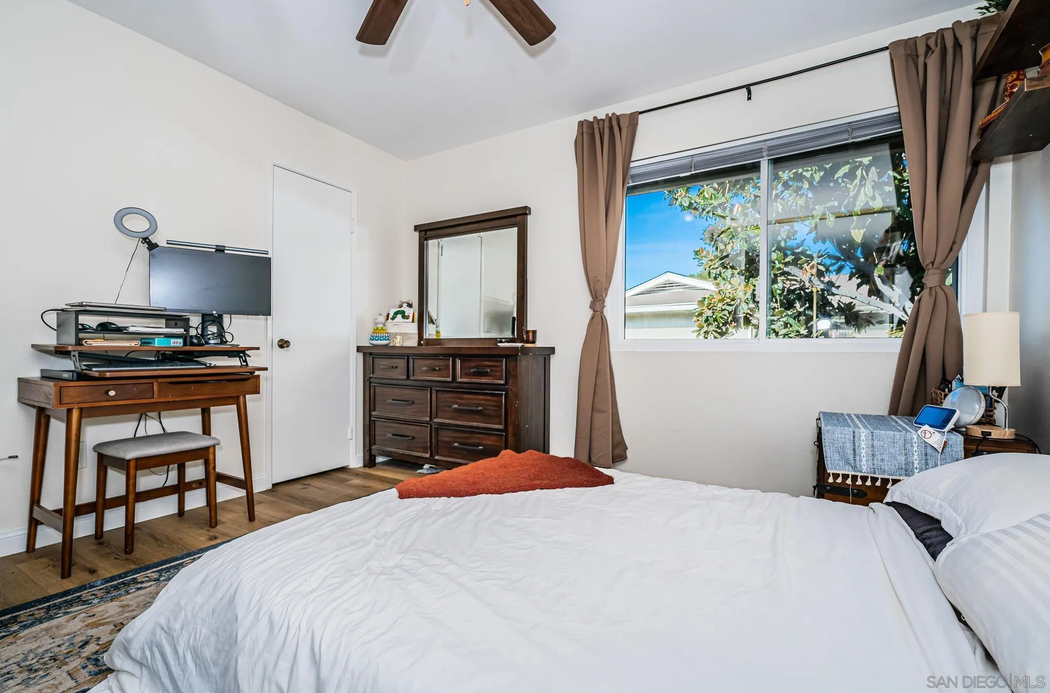 https://cdn.realtyfeed.com/cdn/127/260011053/c9350d34fd569eebce656e671b3008ed.webp