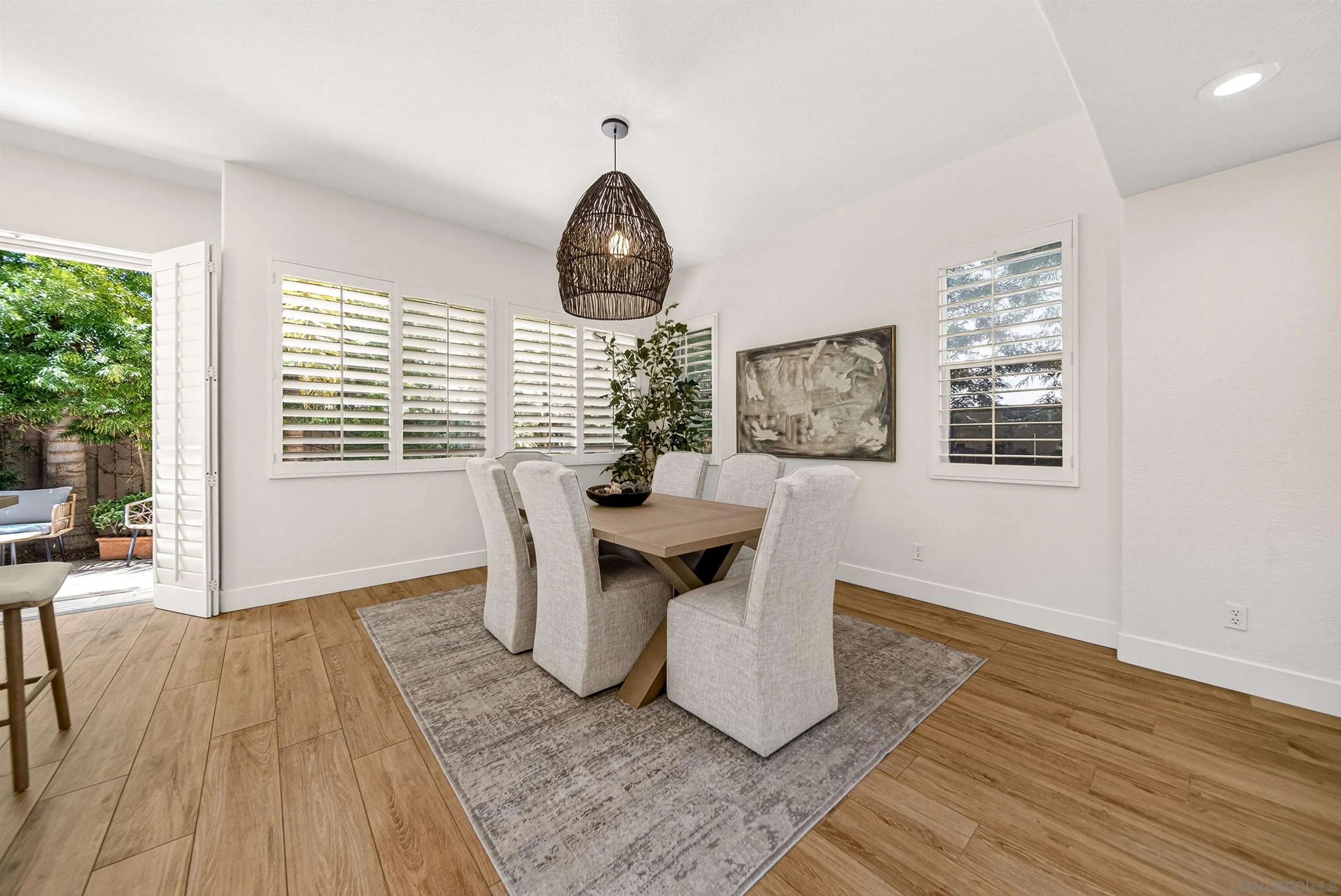 https://cdn.realtyfeed.com/cdn/127/260011055/14bdceeaac51b40743a61ffe30c158e1.webp