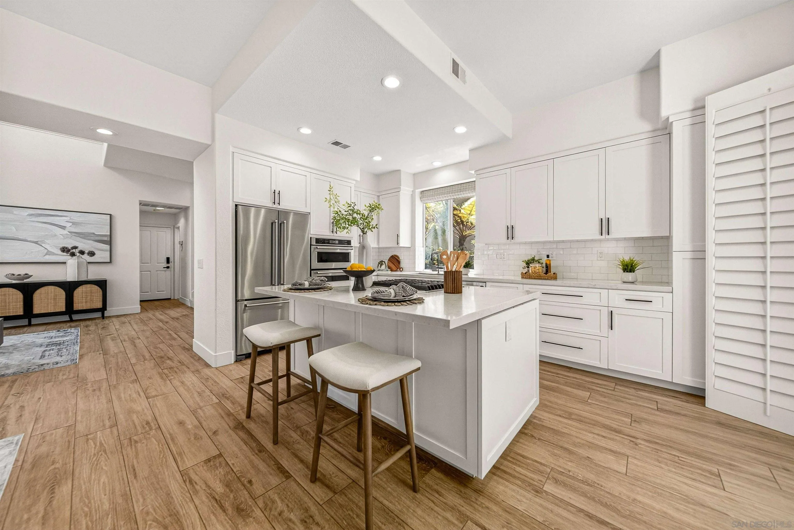 https://cdn.realtyfeed.com/cdn/127/260011055/23669351c4ed7ba20b61adc28eb2d84f.webp