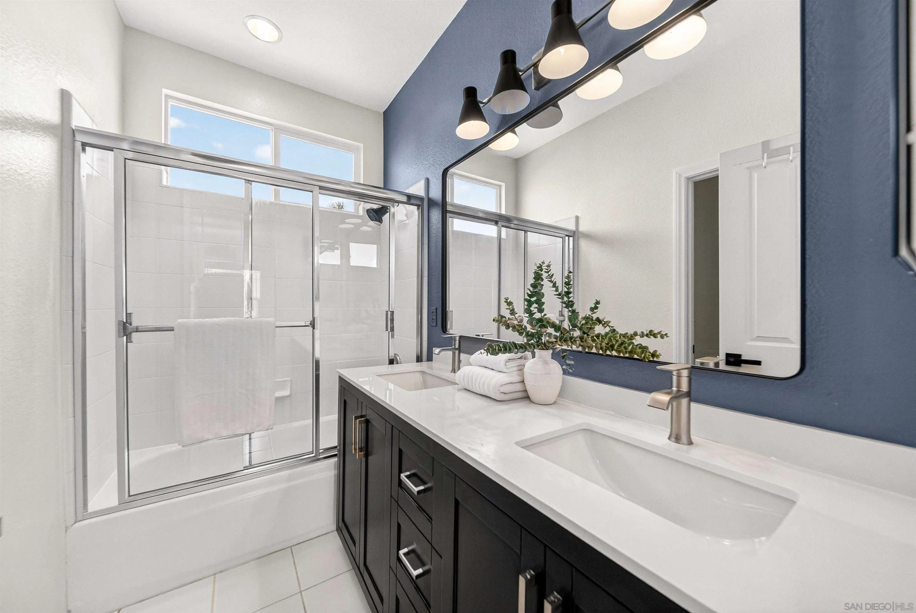 https://cdn.realtyfeed.com/cdn/127/260011055/4390d24517a7abe72e804e8e7c658155.webp