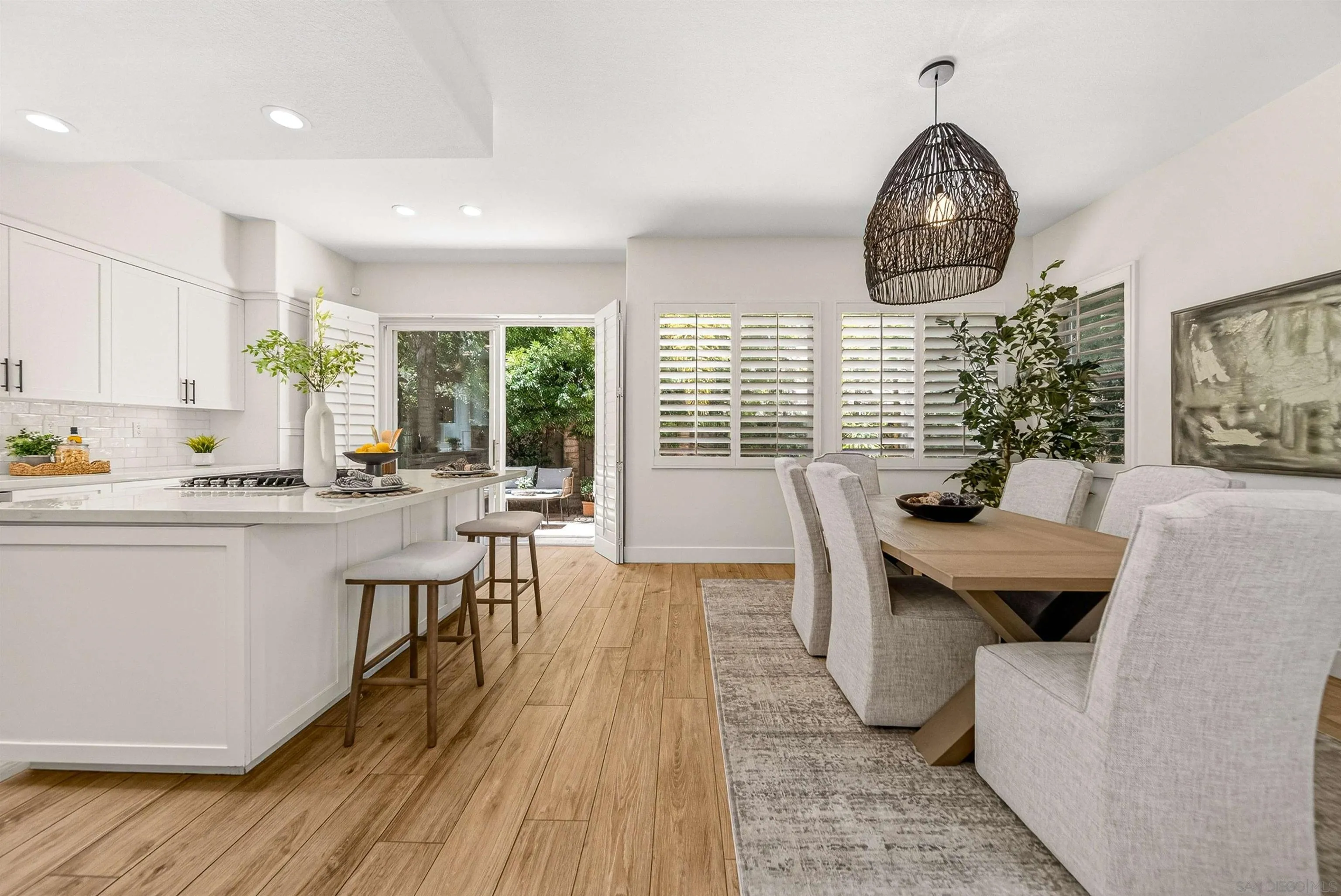 https://cdn.realtyfeed.com/cdn/127/260011055/5565c2f93fc7f530faa92e782e44972f.webp