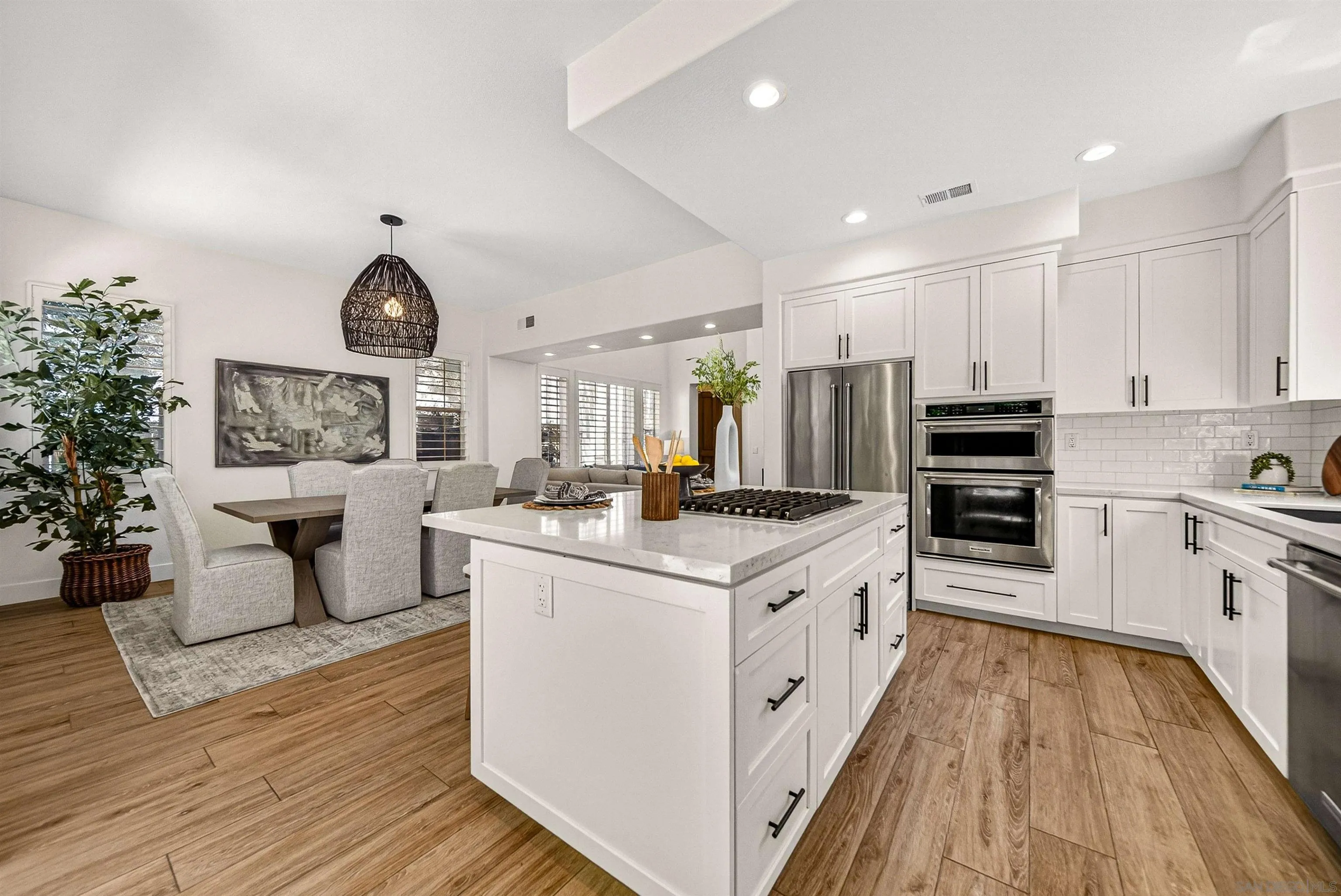 https://cdn.realtyfeed.com/cdn/127/260011055/8265f9804e4dad3eed2fc16c3c22134b.webp