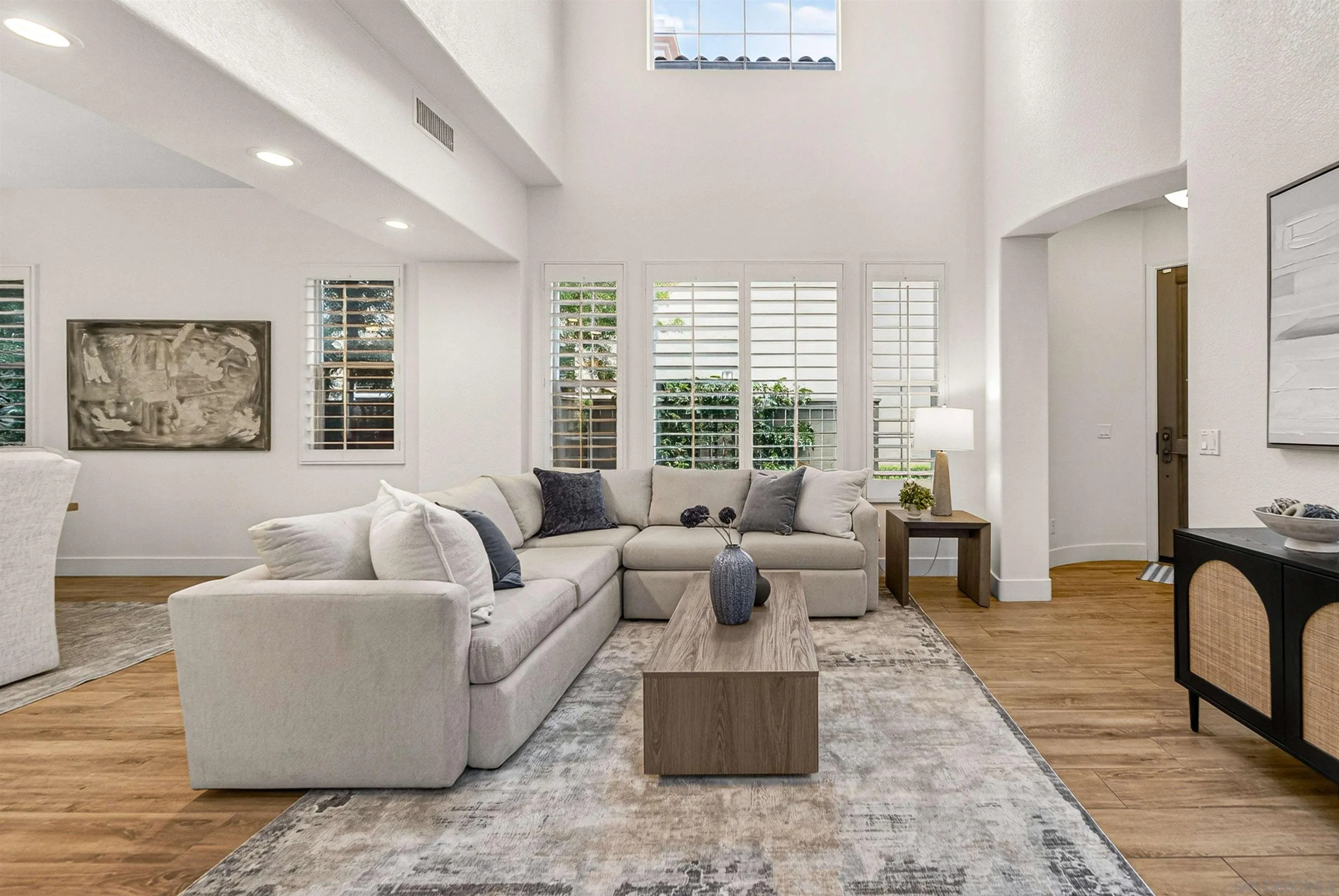 https://cdn.realtyfeed.com/cdn/127/260011055/886b1dd1dd75792cbc6bdbd716c83fa2.webp