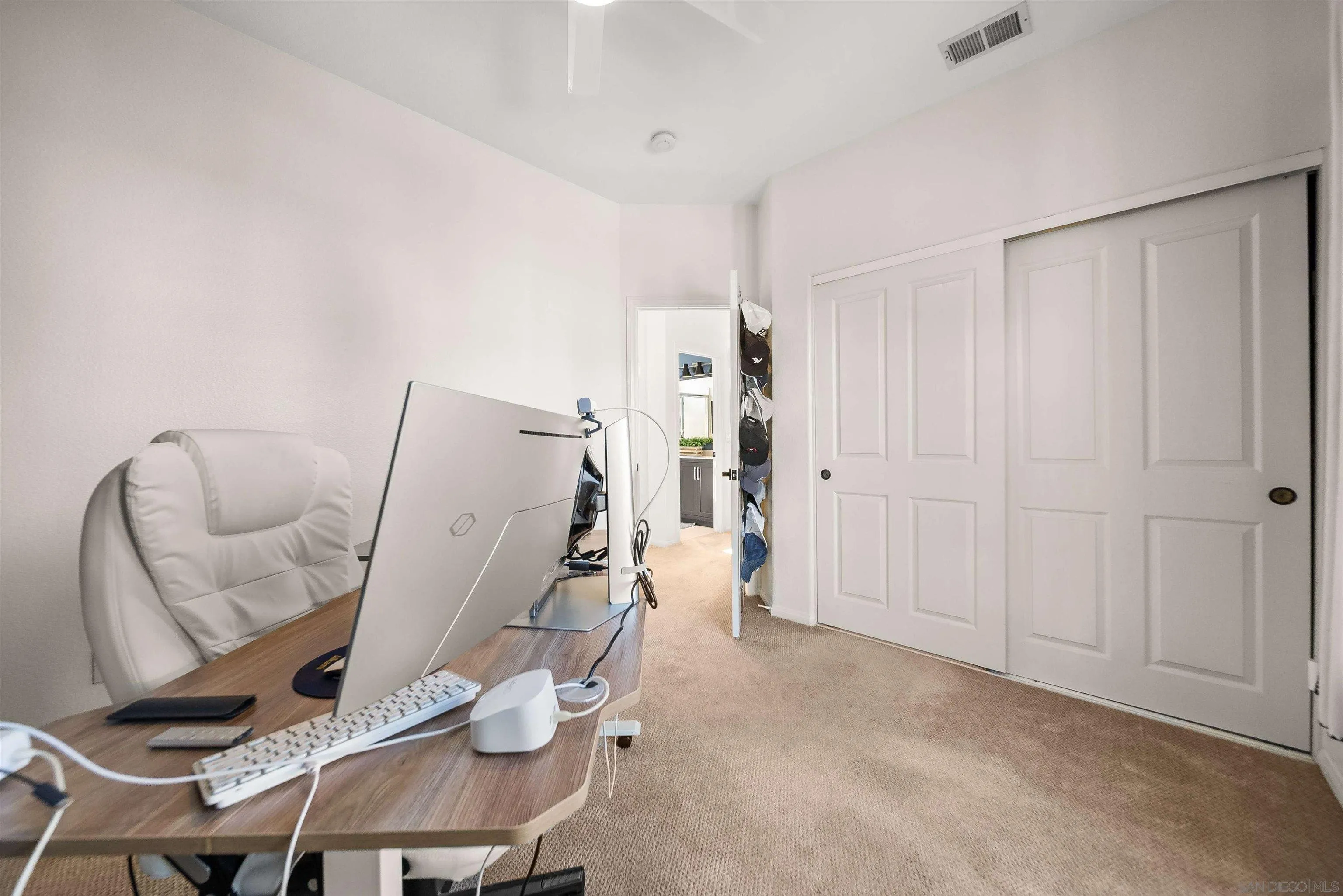 https://cdn.realtyfeed.com/cdn/127/260011055/92c8f4deec83df1e0231d39286af4e6f.webp
