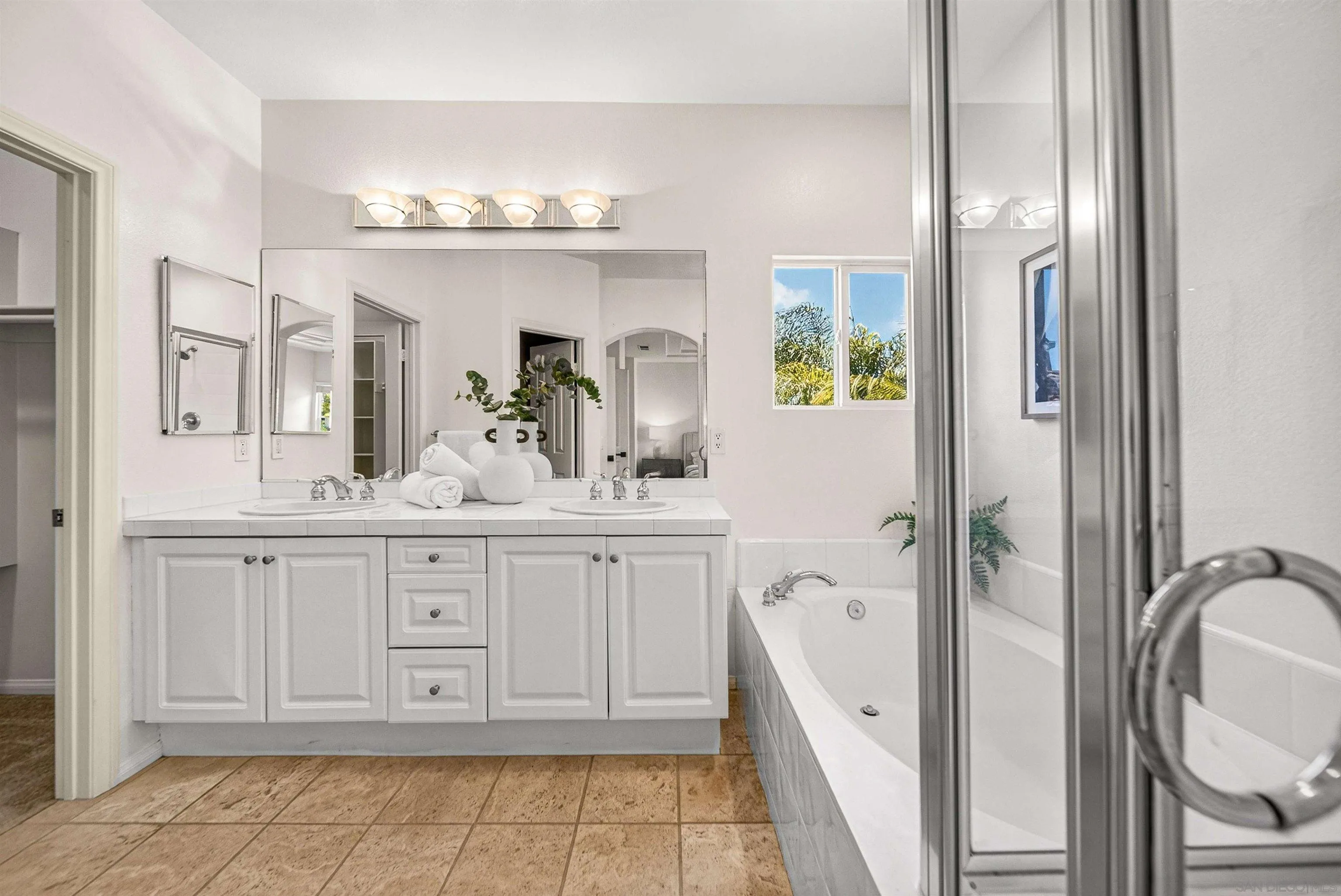 https://cdn.realtyfeed.com/cdn/127/260011055/9cb523579095e0d6c65c80c3dacad1ce.webp