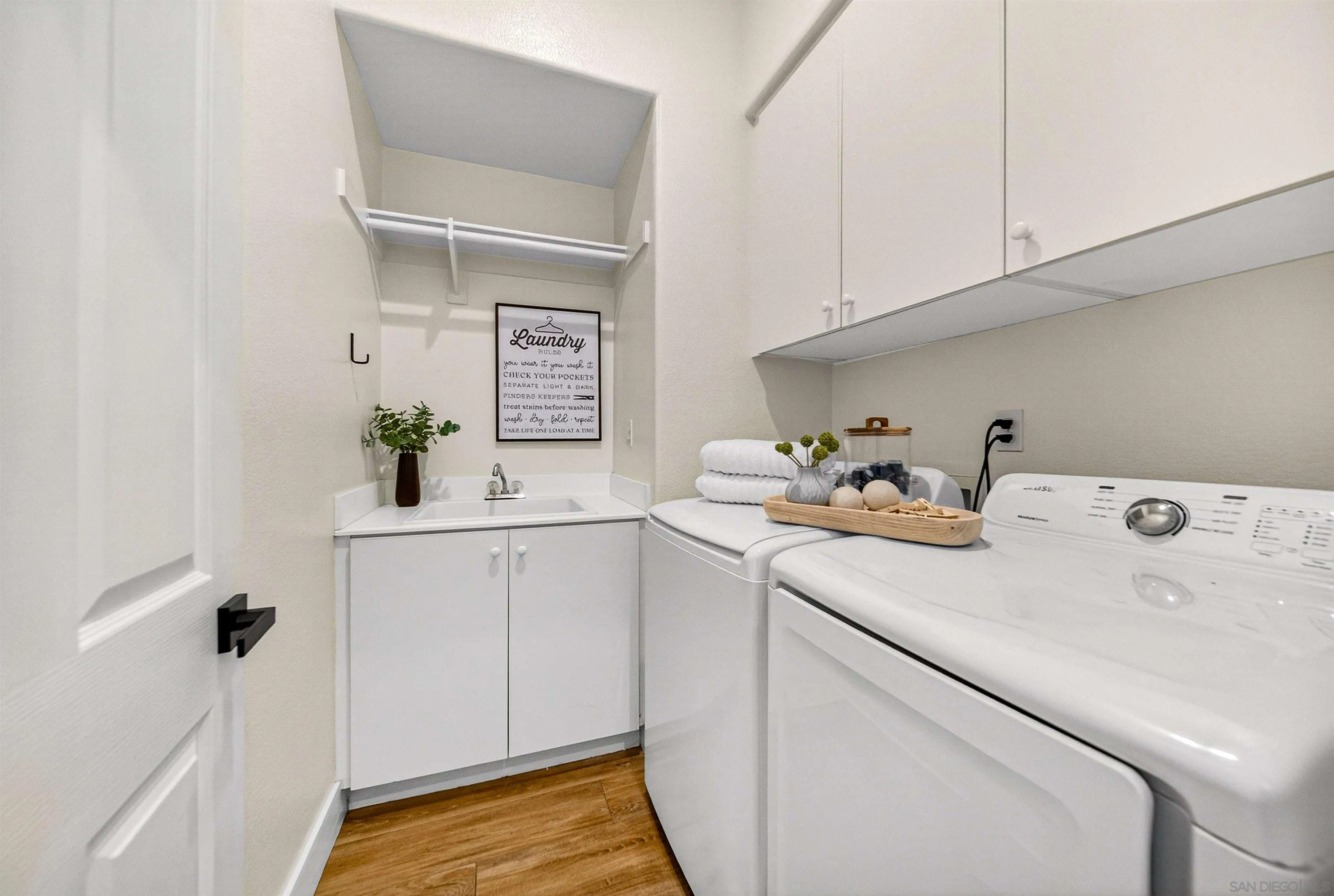 https://cdn.realtyfeed.com/cdn/127/260011055/ba3d5acc1a126e6c7714edd85b98c5db.webp