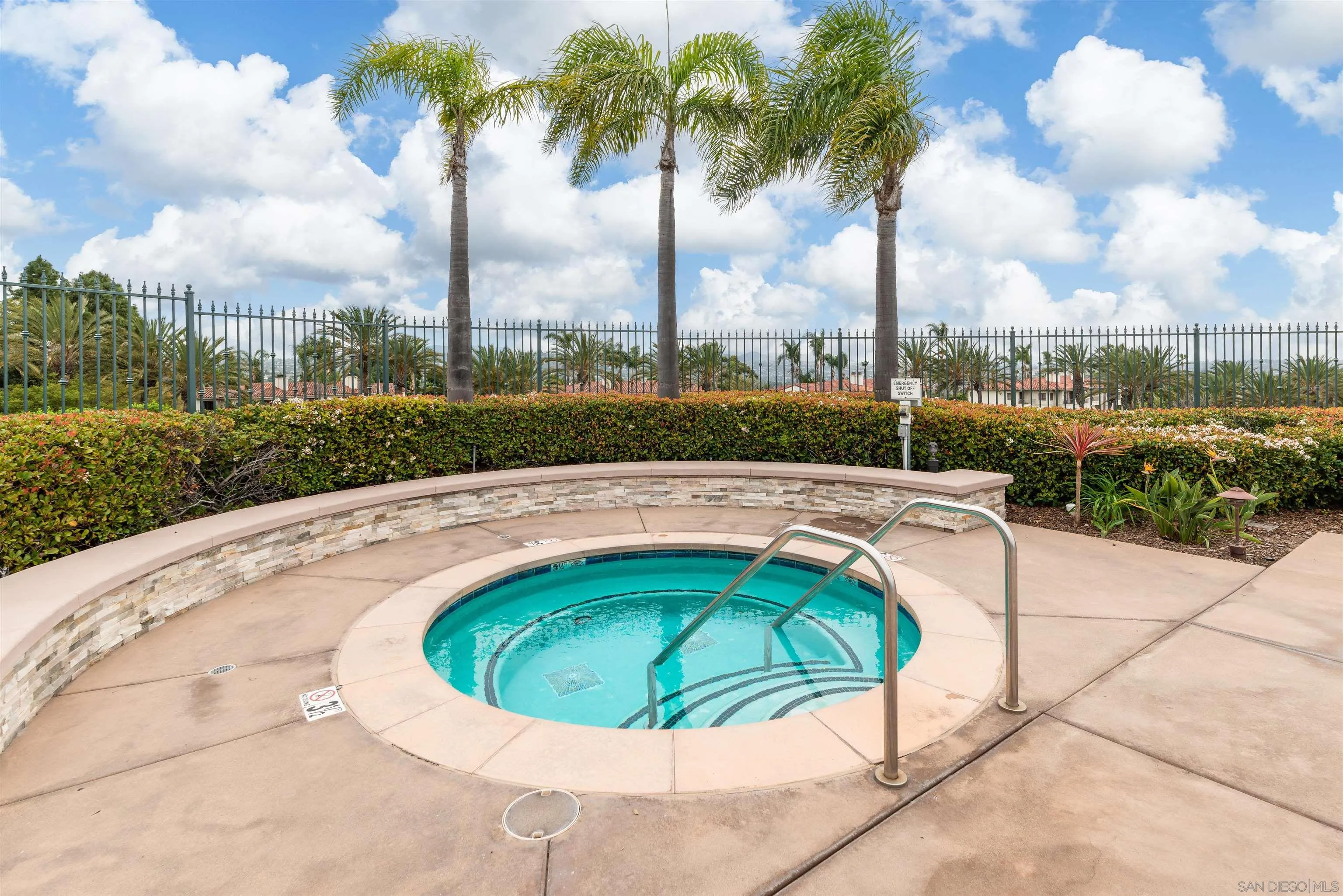 https://cdn.realtyfeed.com/cdn/127/260011055/dc0e3756006a49533721b607f2808ff4.webp