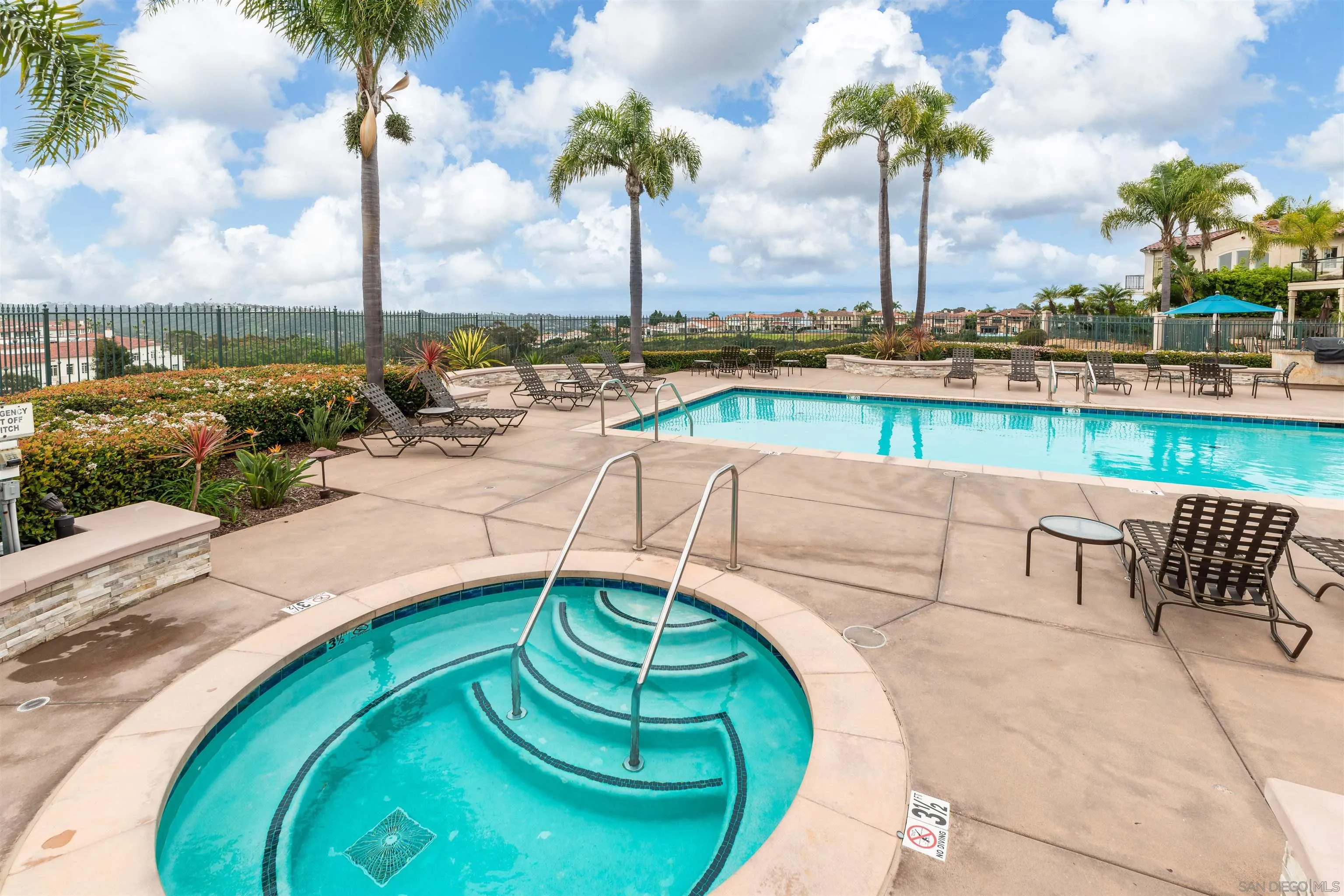 https://cdn.realtyfeed.com/cdn/127/260011055/f4d1e4ac1cccb313f9418e0778a103d0.webp