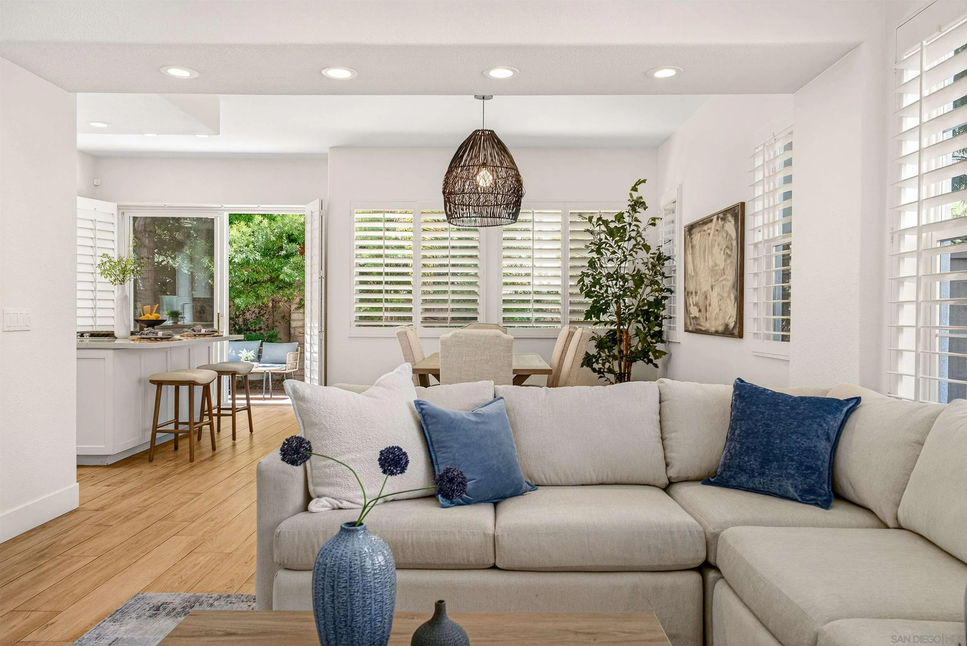https://cdn.realtyfeed.com/cdn/127/260011055/fae1f9d0d466c1ce5cc6ccd65dec0fed.webp