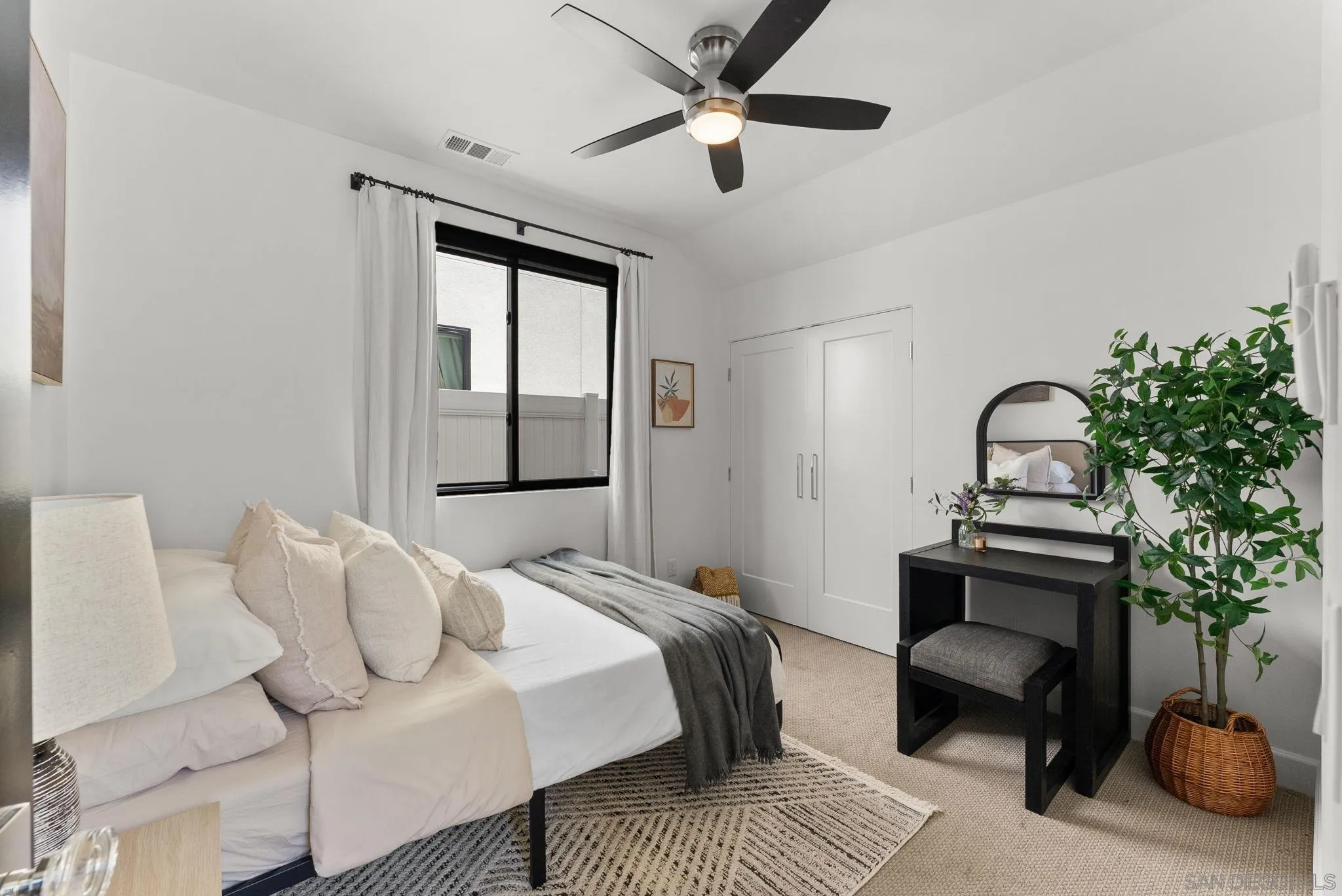 https://cdn.realtyfeed.com/cdn/127/260011056/0221a53f9afa514d25030390bda1b4b6.webp