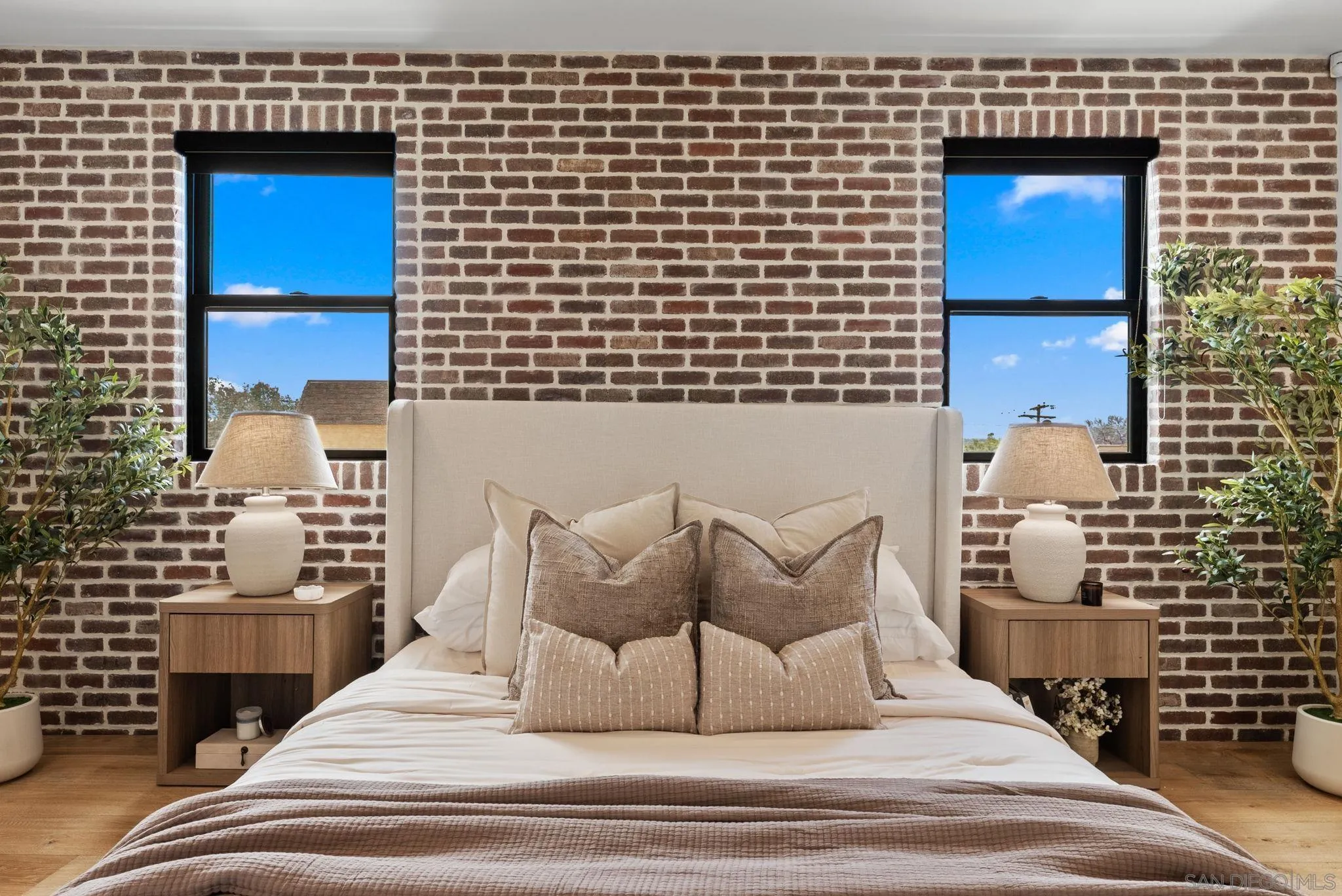https://cdn.realtyfeed.com/cdn/127/260011056/a43c71b150eb9116f6ef8d1e103dbc8d.webp