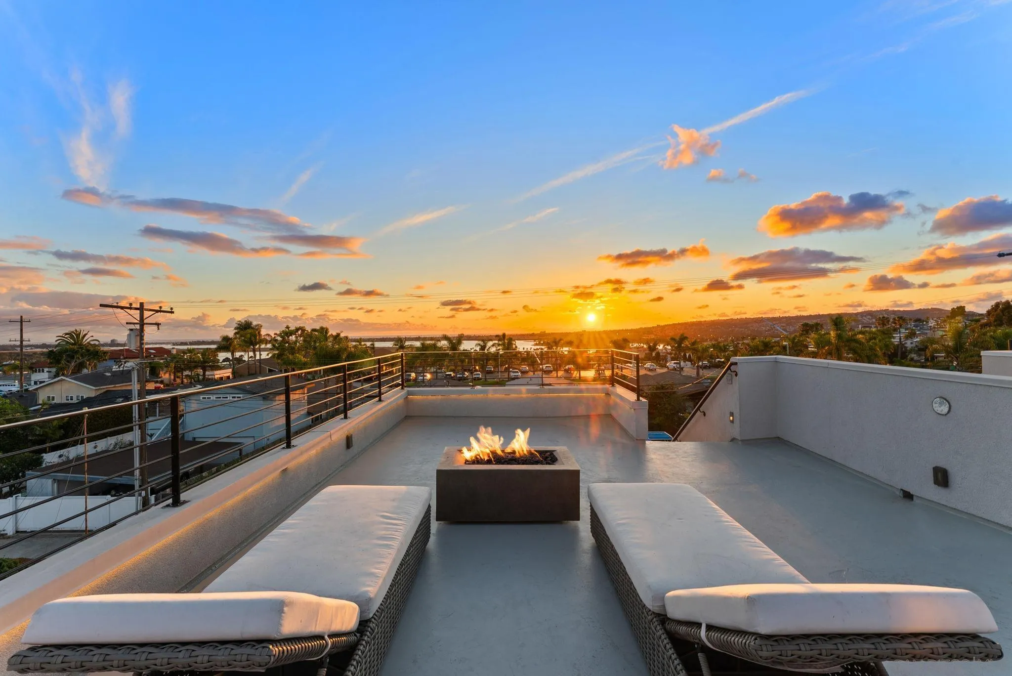 https://cdn.realtyfeed.com/cdn/127/260011056/ac6810ba61e0f345abcc4f54947fcf4f.webp