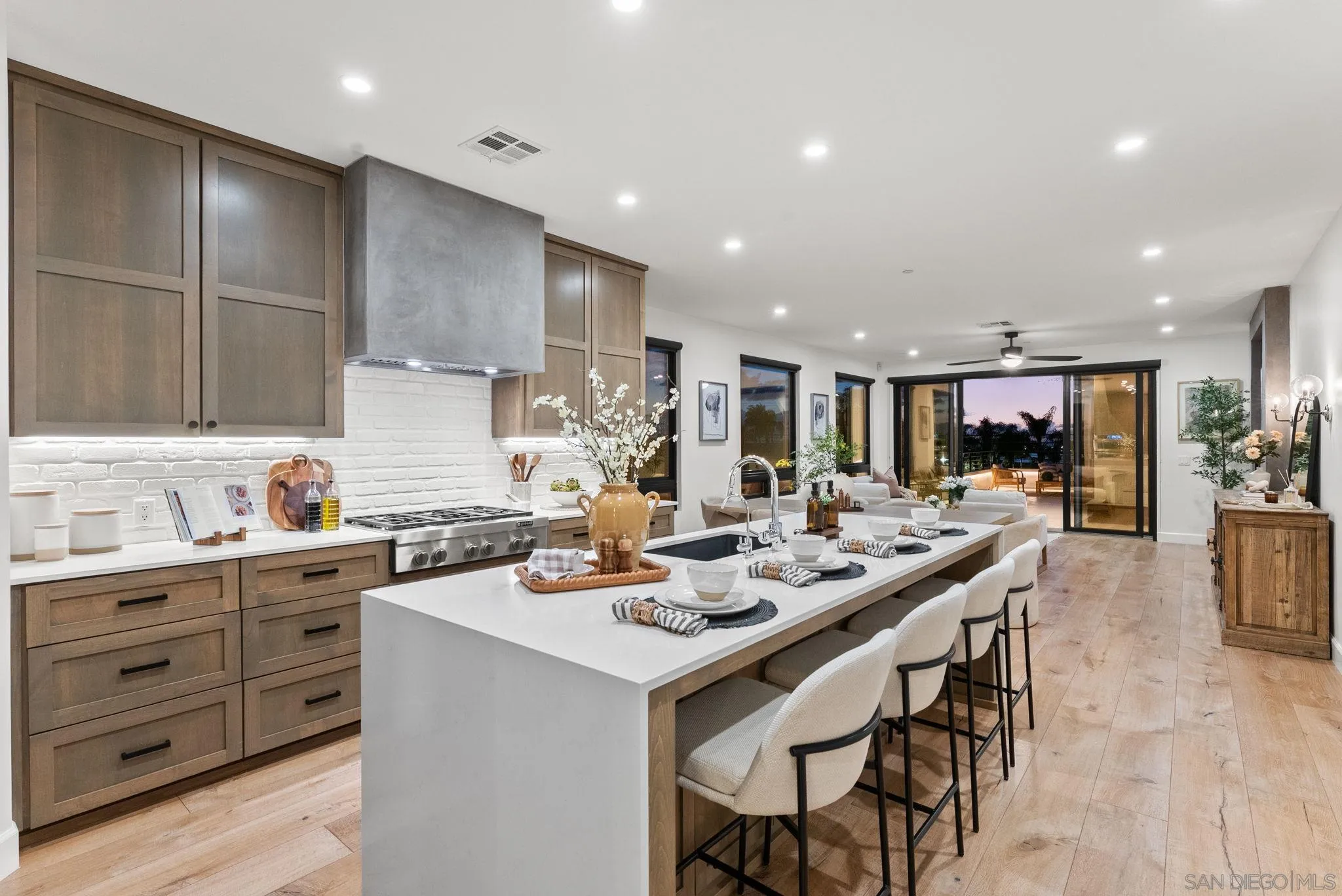 https://cdn.realtyfeed.com/cdn/127/260011056/c368ce30a6b34f4d53cbc5b2133062a4.webp