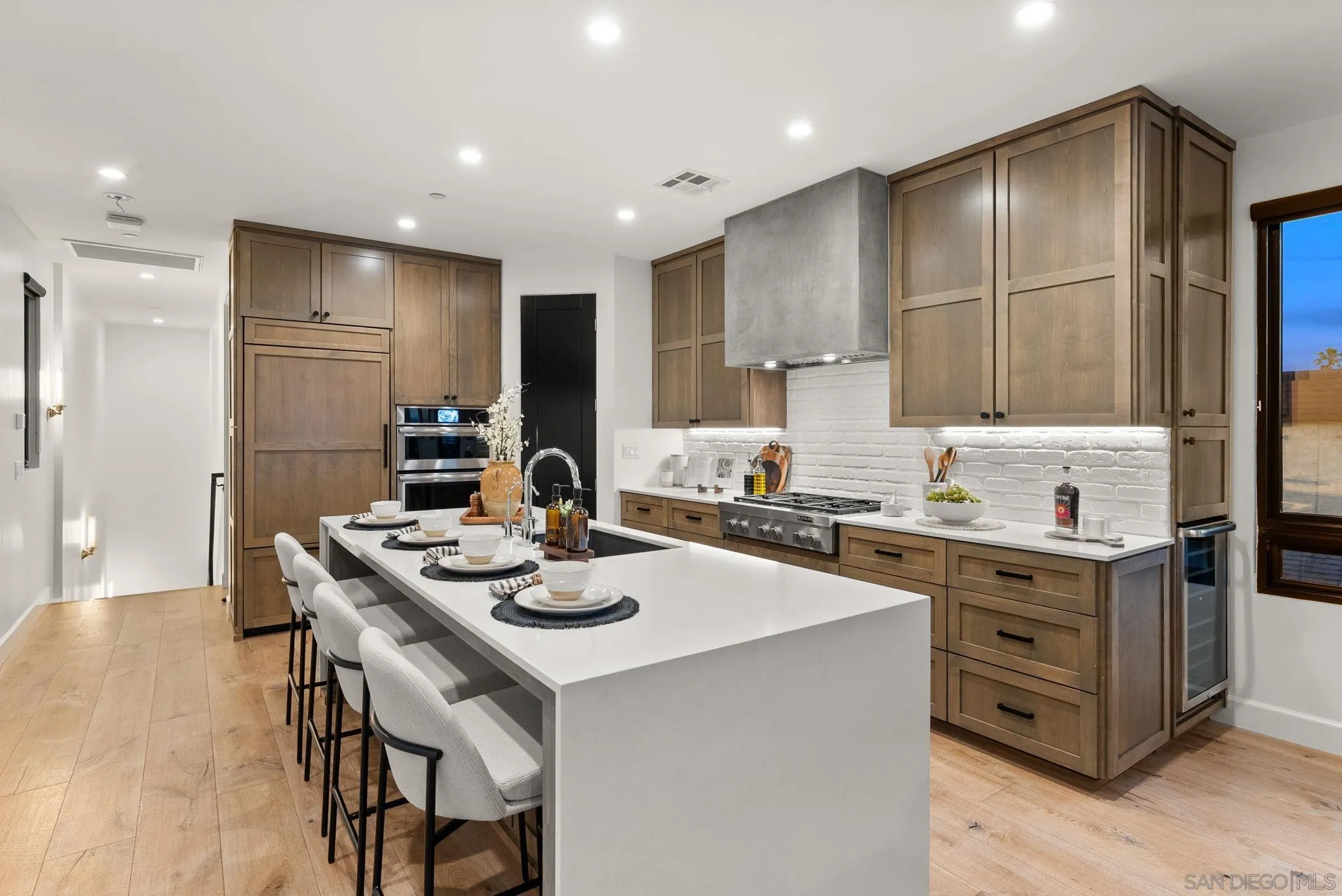 https://cdn.realtyfeed.com/cdn/127/260011056/d2c853391baf748069393245d84a5f29.webp