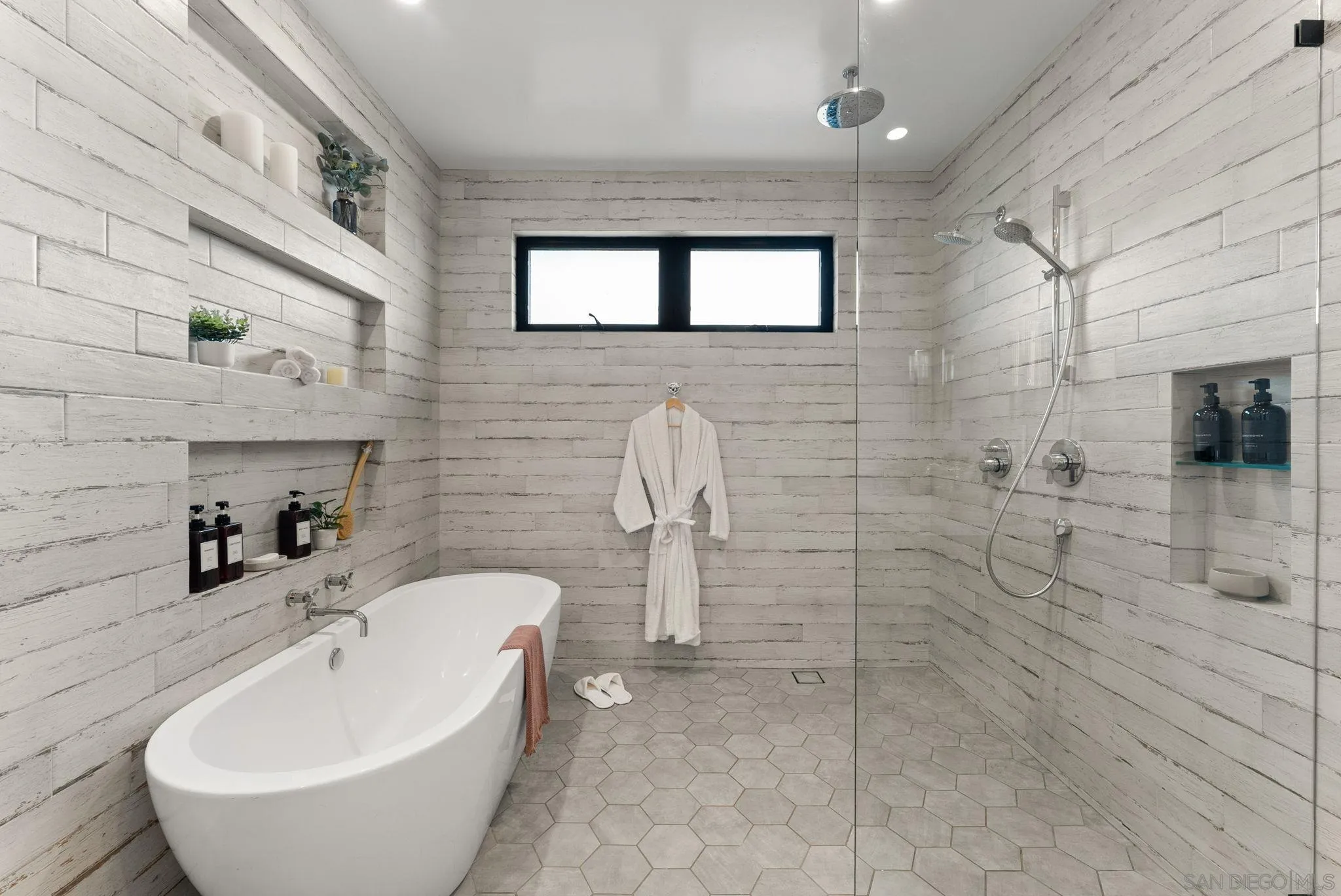 https://cdn.realtyfeed.com/cdn/127/260011056/d8646df66fae6ee7bb1bea93971764d0.webp