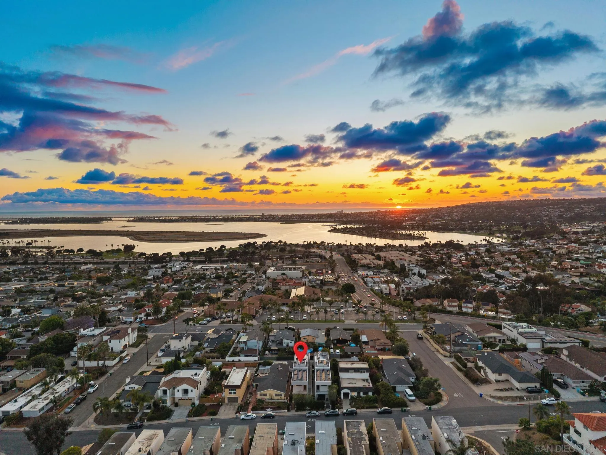 https://cdn.realtyfeed.com/cdn/127/260011056/dadeb10f67e5ad7d87f7dcf9176a6a52.webp