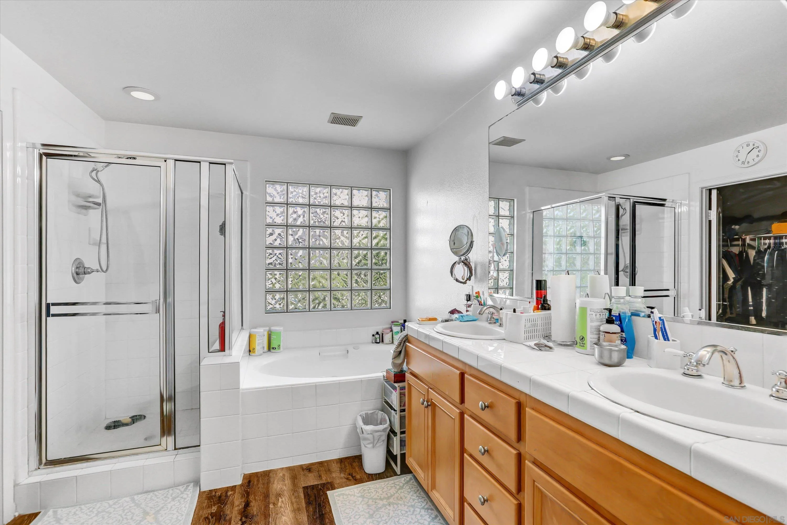 https://cdn.realtyfeed.com/cdn/127/260011059/939d4a0c2a49f29ab5ea8da0597ee40f.webp