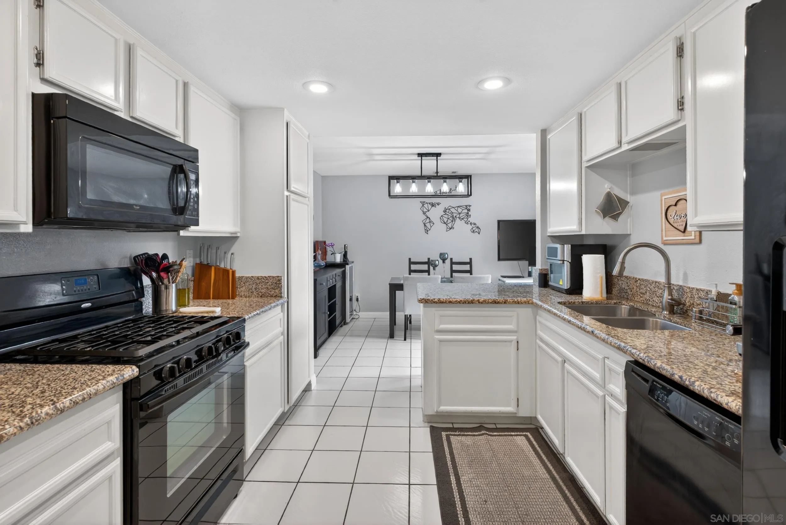 https://cdn.realtyfeed.com/cdn/127/260011063/1d535a4169f14cb8d3c5c2c98342ebec.webp