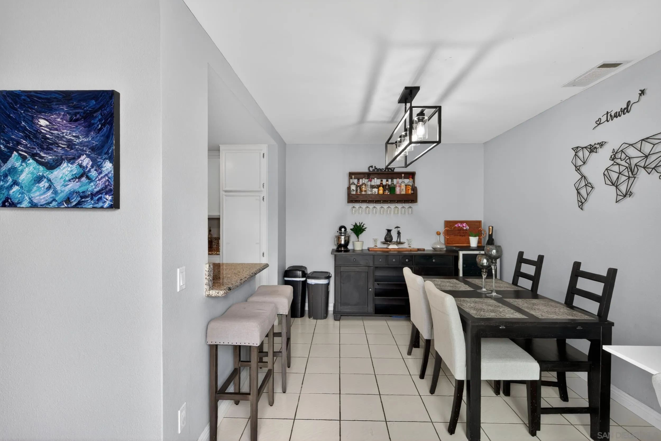 https://cdn.realtyfeed.com/cdn/127/260011063/633a4f14aae2b6152c2700bd50a702b3.webp