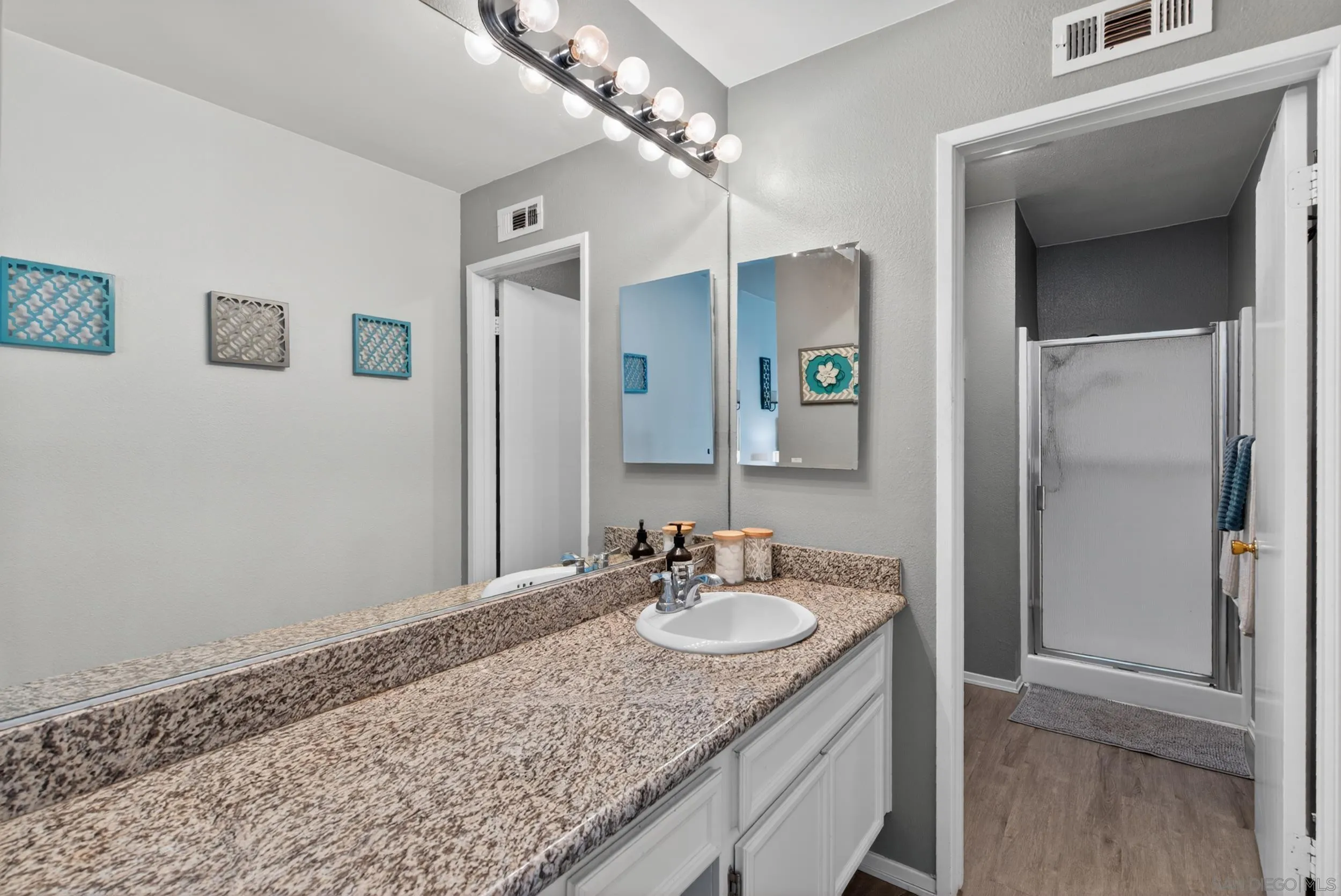https://cdn.realtyfeed.com/cdn/127/260011063/c049b6c3c32dc795b6059ccb373465a6.webp