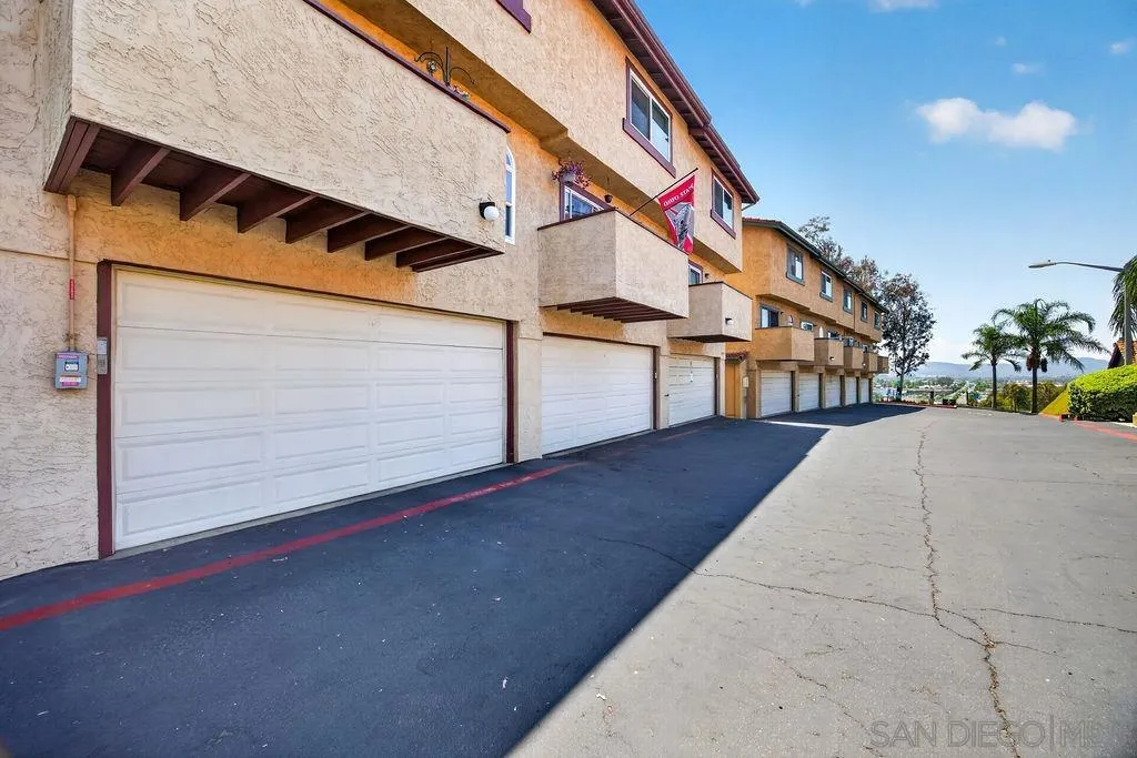 https://cdn.realtyfeed.com/cdn/127/260011064/30eb2cec015ae23d32a1a66891bcfe13.webp
