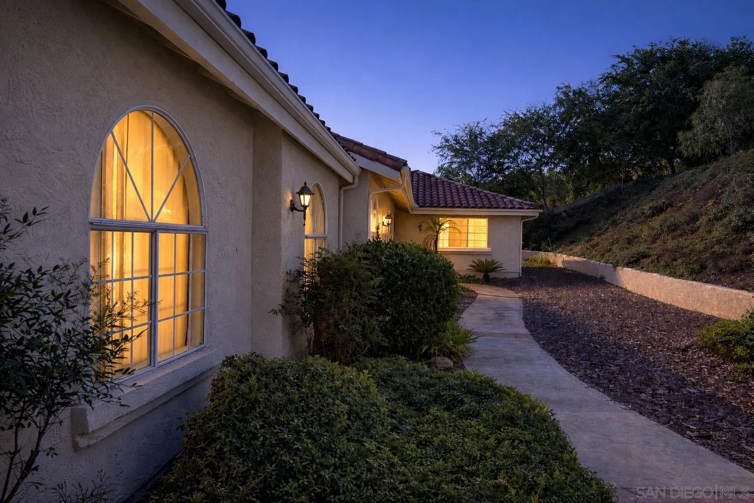 https://cdn.realtyfeed.com/cdn/127/260011065/3970120f2c7411d0b0ffe885b452def8.webp