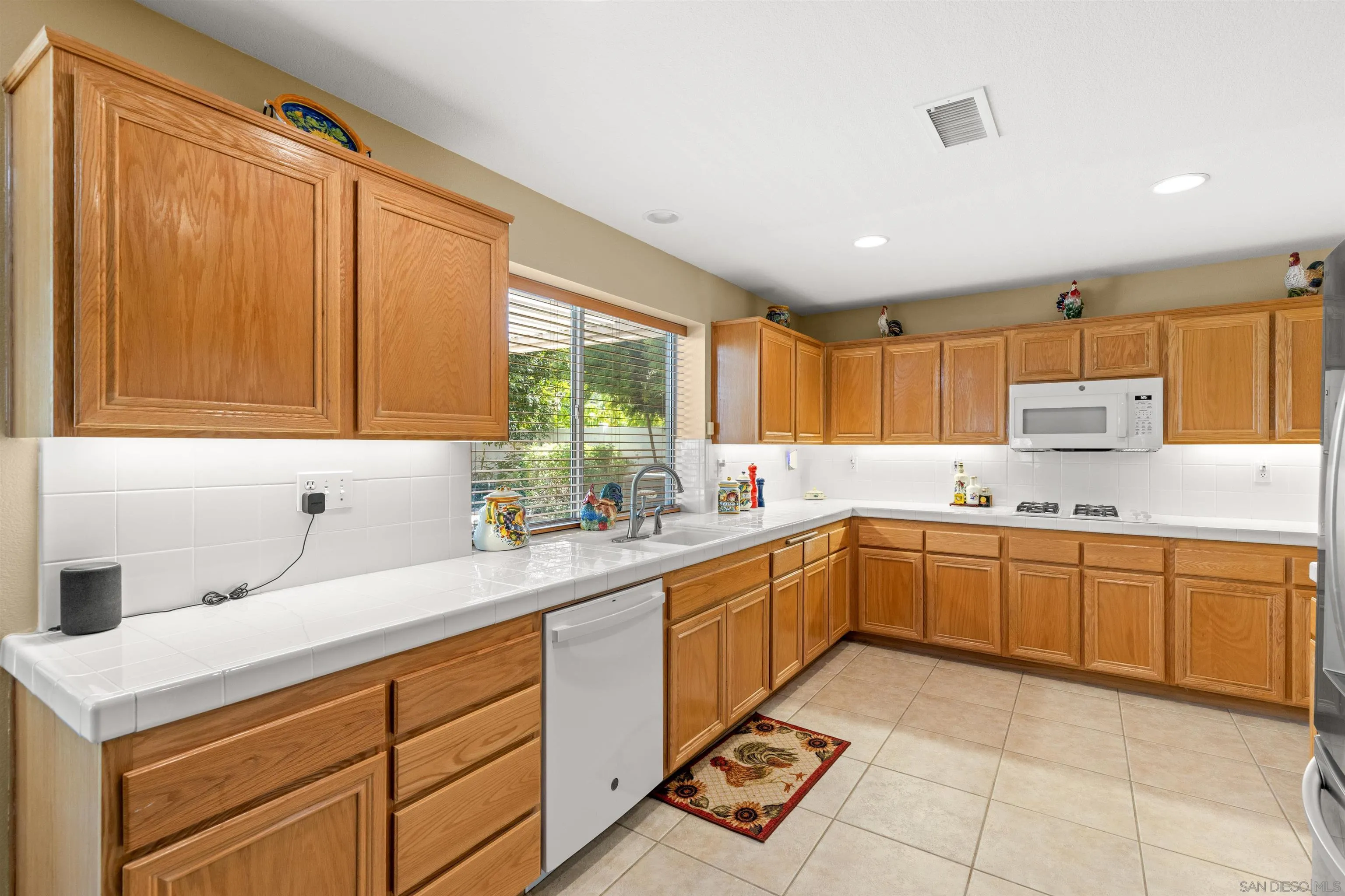 https://cdn.realtyfeed.com/cdn/127/260011067/7db850dcfe3a696d0e31a2c94a732a5d.webp