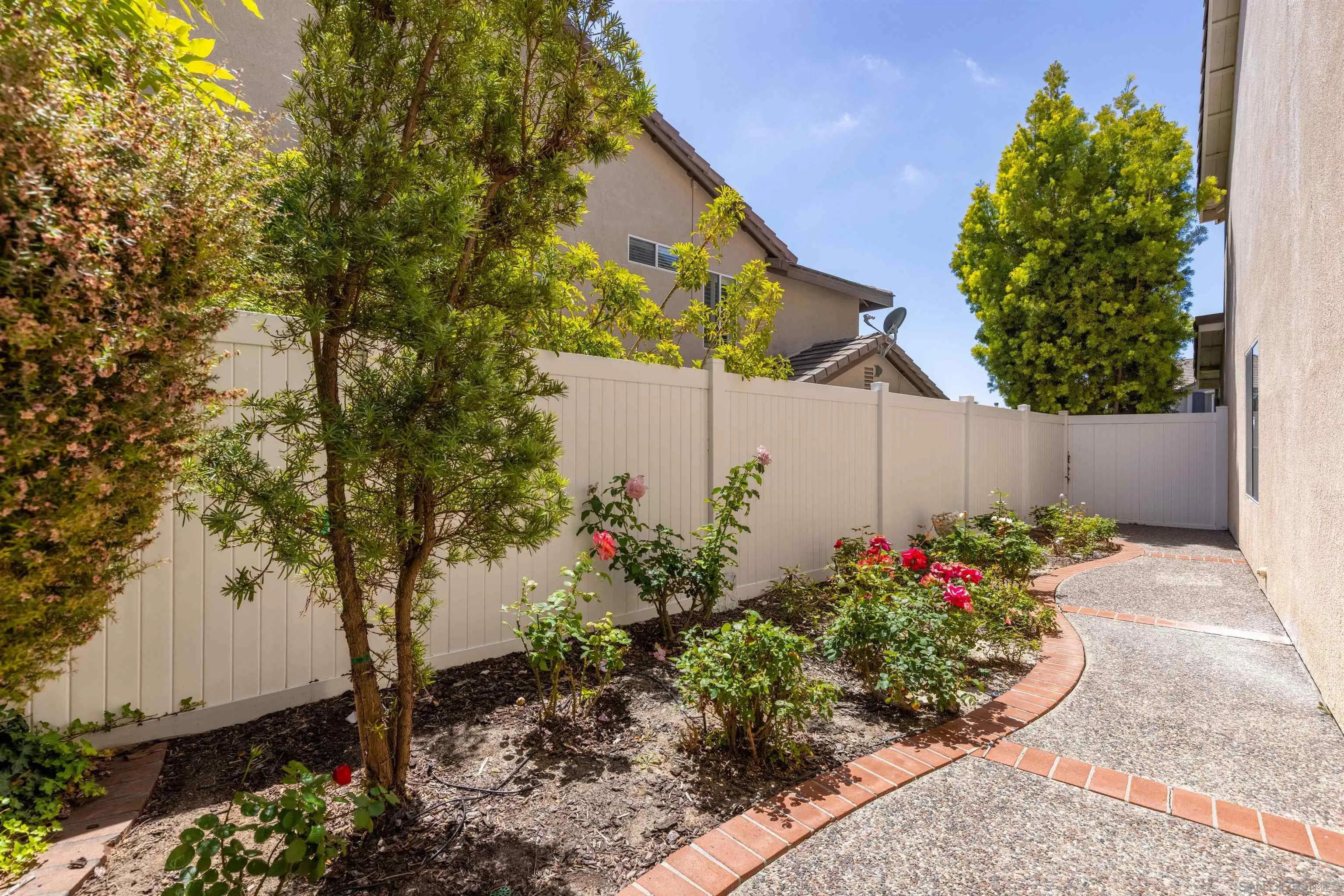 https://cdn.realtyfeed.com/cdn/127/260011067/9e1ee8558f9e92efaa9a73a070b1a12d.webp
