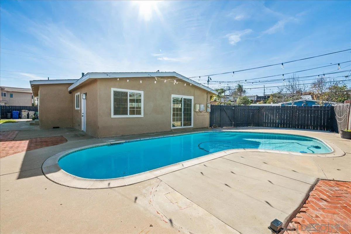 https://cdn.realtyfeed.com/cdn/127/260011068/94d1397c0a44db77f2919c6904ec0545.webp