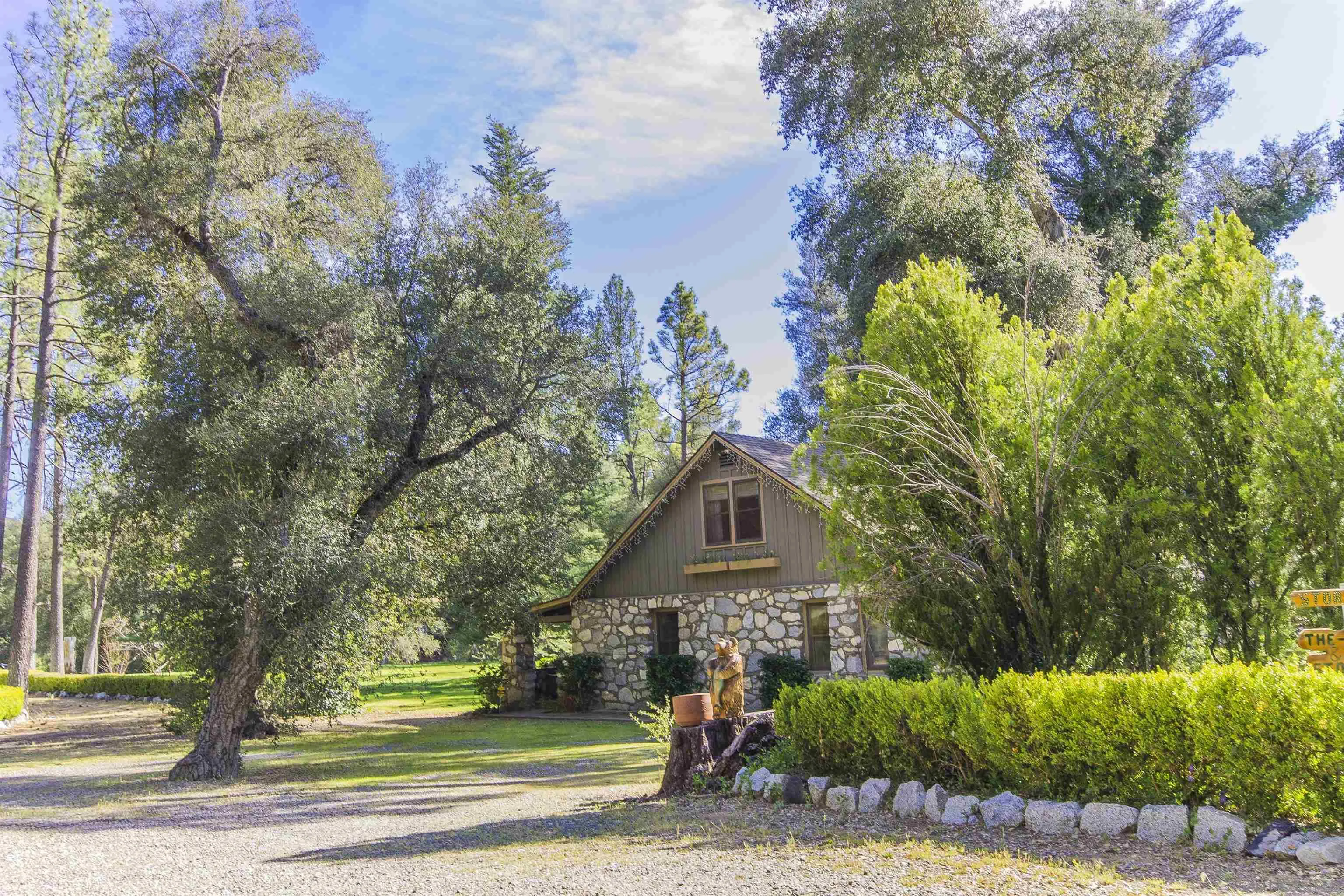 https://cdn.realtyfeed.com/cdn/127/260011069/727ec6501bda6eadc900e506629e4d74.webp