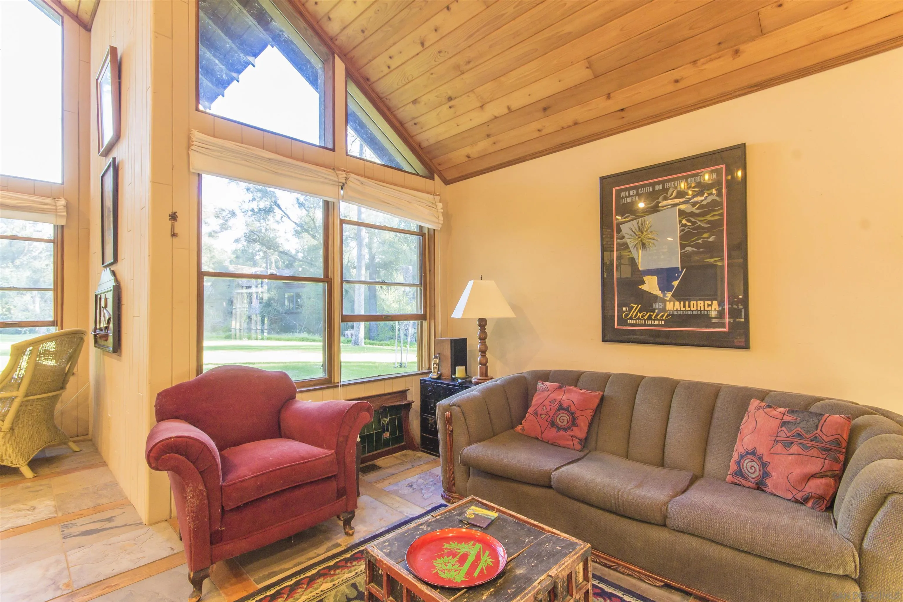 https://cdn.realtyfeed.com/cdn/127/260011069/76e97fdf681d7a7487802238dd3051a7.webp