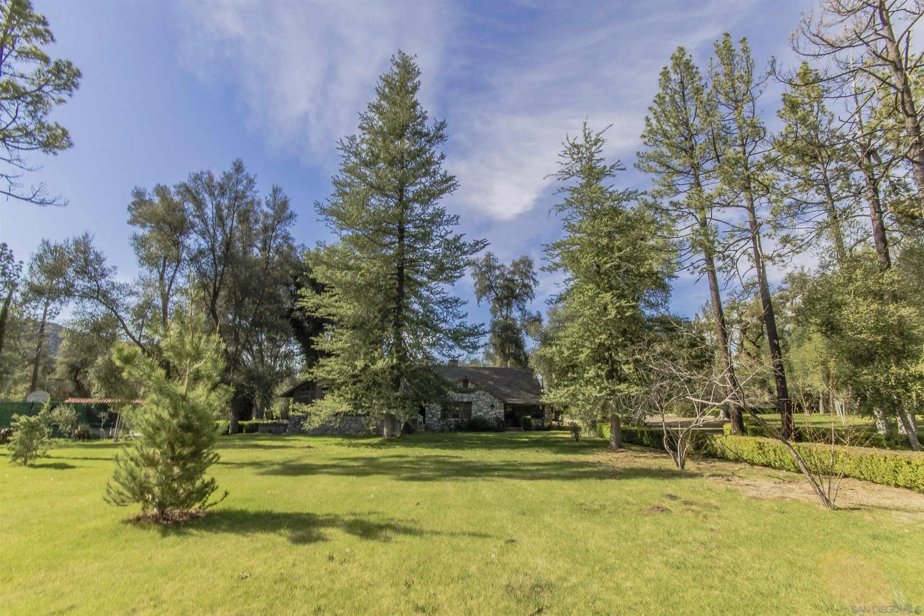 https://cdn.realtyfeed.com/cdn/127/260011069/8781e9bb6f6809a72804d68c792e9d1d.webp