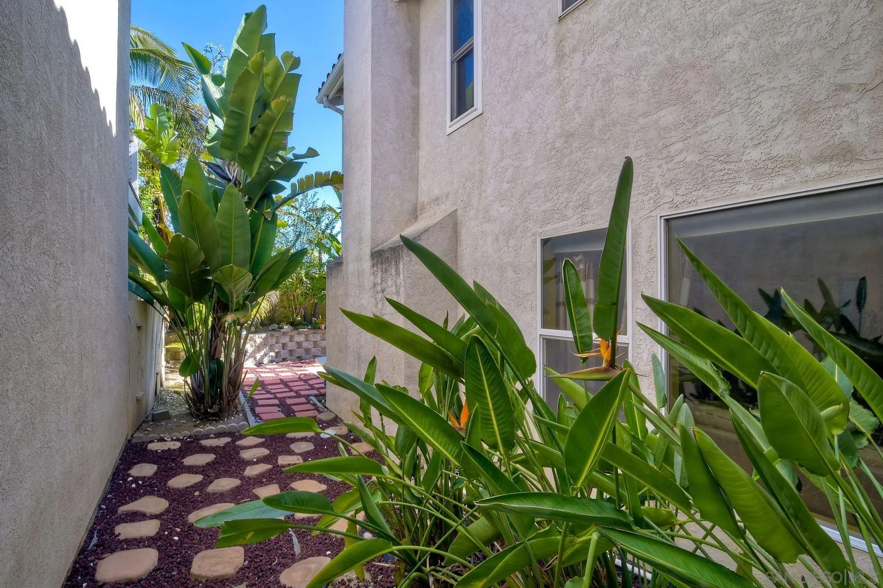 https://cdn.realtyfeed.com/cdn/127/260011070/2a1680f7a9477904ad7c0b7b7ec3b40a.webp
