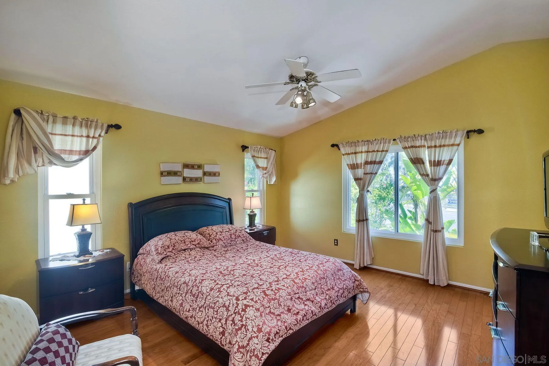 https://cdn.realtyfeed.com/cdn/127/260011070/817c9f6e9a75739668bdedda3e2516fe.webp