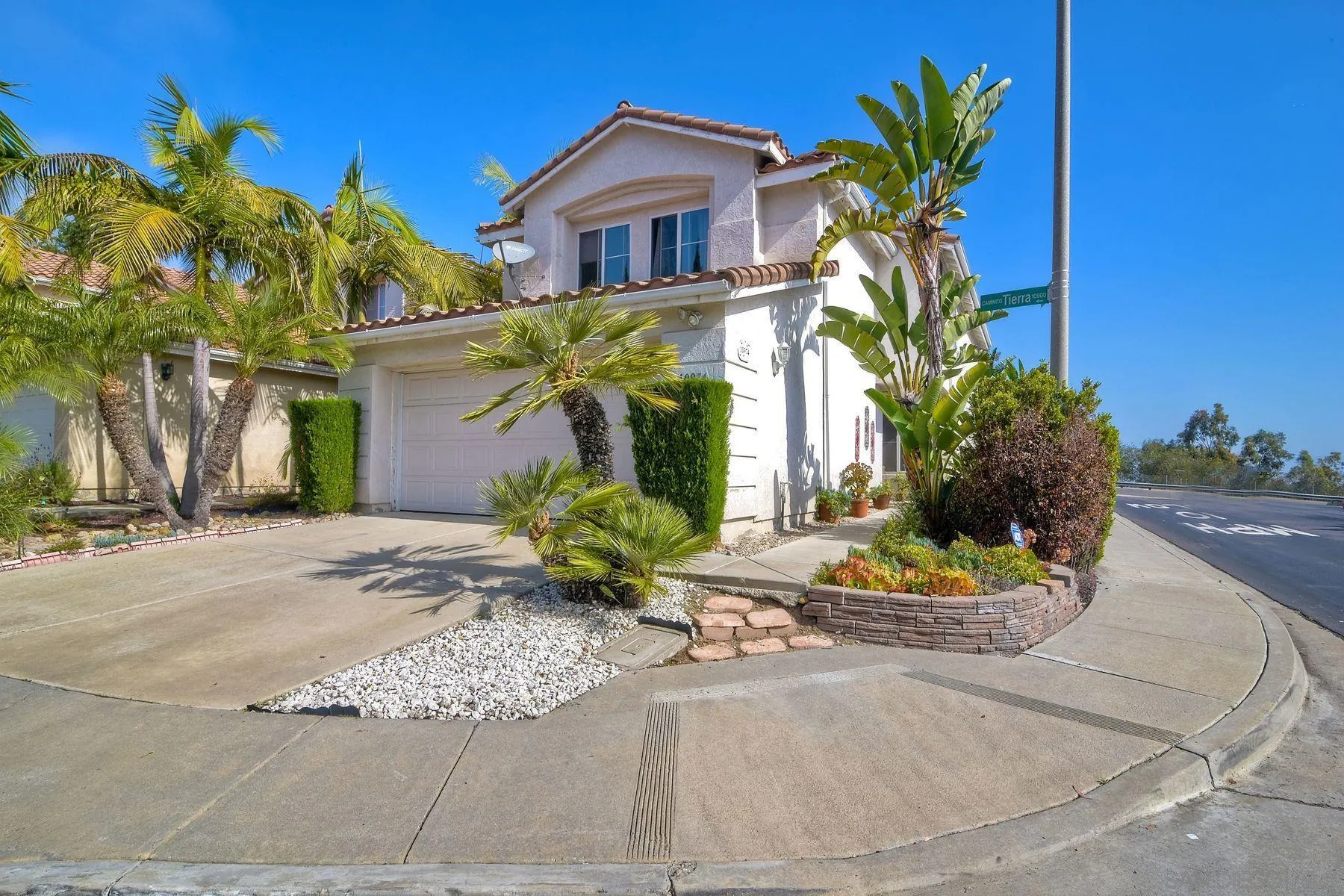 https://cdn.realtyfeed.com/cdn/127/260011070/8c7e83d27bbc285fcdde09895f2dce91.webp