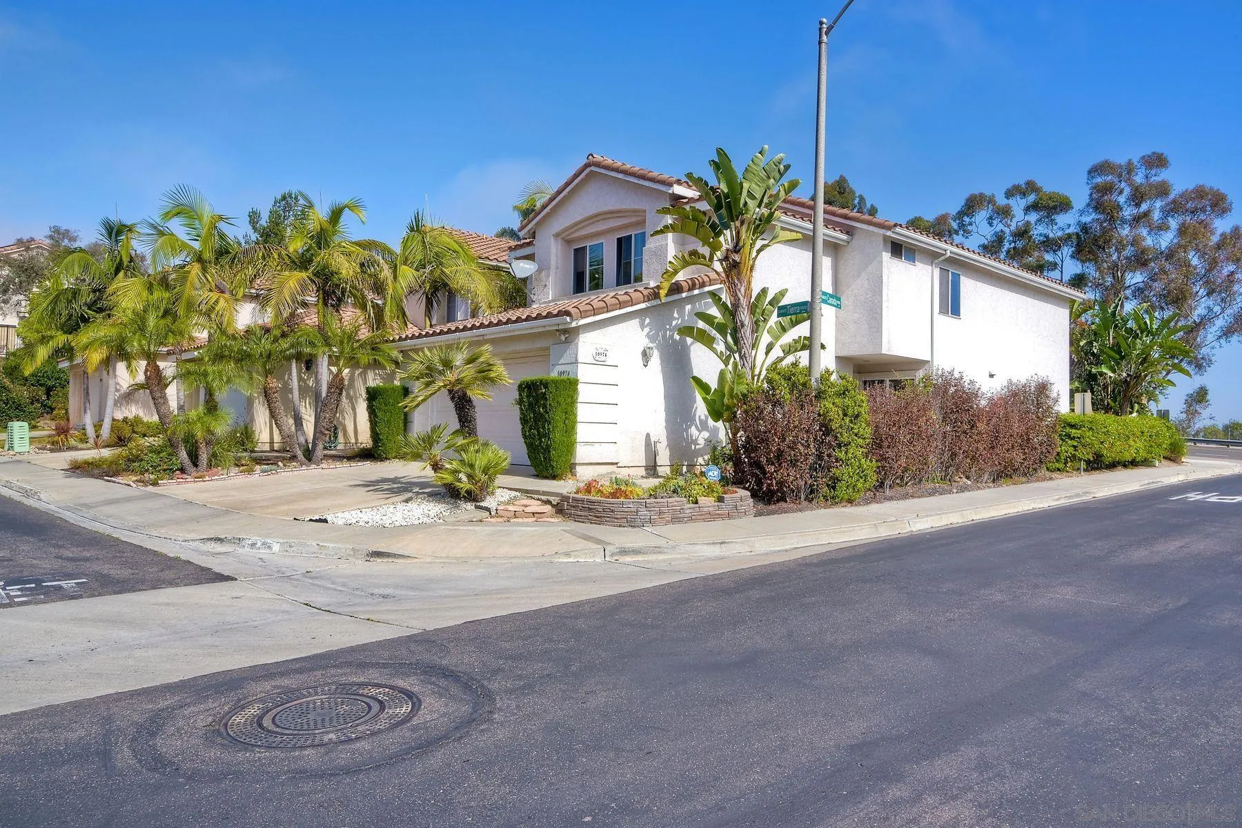 https://cdn.realtyfeed.com/cdn/127/260011070/bdb6f819a8ebdf67730fa1edb82d8f01.webp