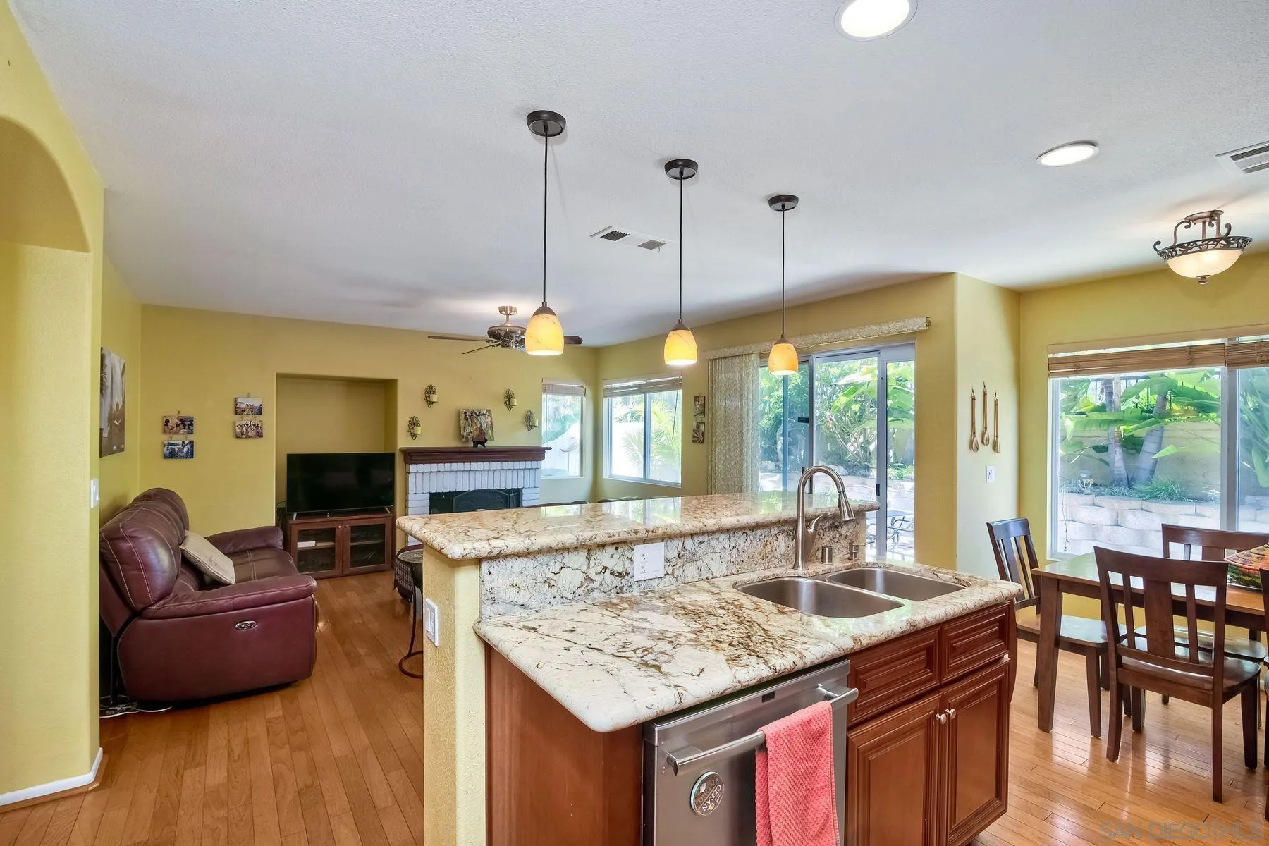 https://cdn.realtyfeed.com/cdn/127/260011070/edba2bf72c55c7e165b57c225a4df736.webp