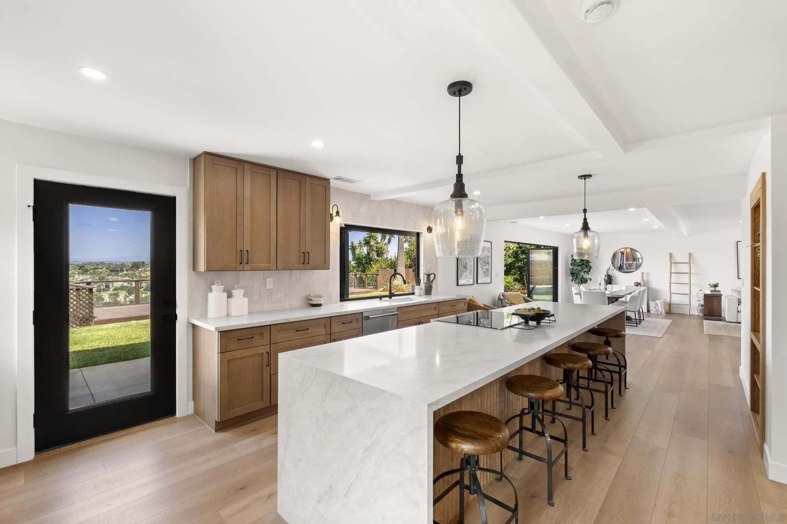 https://cdn.realtyfeed.com/cdn/127/260011071/0eaf11985909d6a3ba3815eb1cd25798.webp