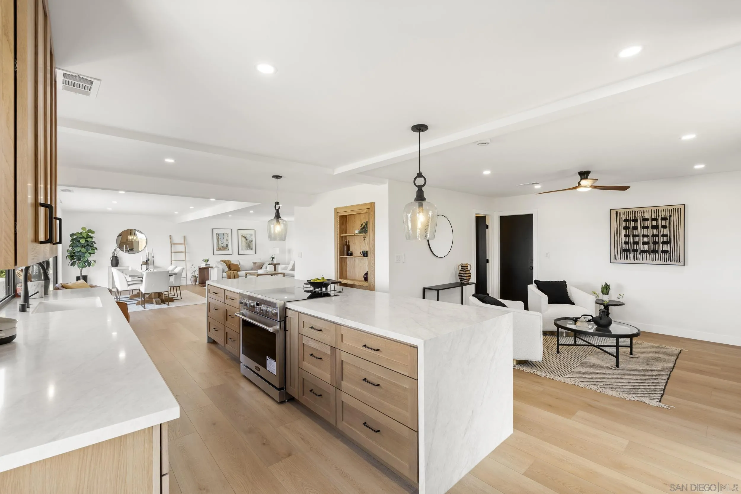 https://cdn.realtyfeed.com/cdn/127/260011071/2369ffcc575c9eccba7ecdc6dc21d910.webp