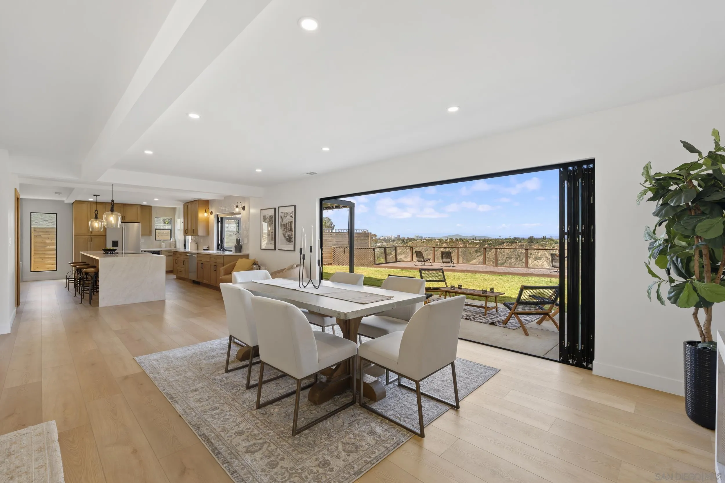 https://cdn.realtyfeed.com/cdn/127/260011071/41ede0f3e1f894ba18c95e182adbc011.webp