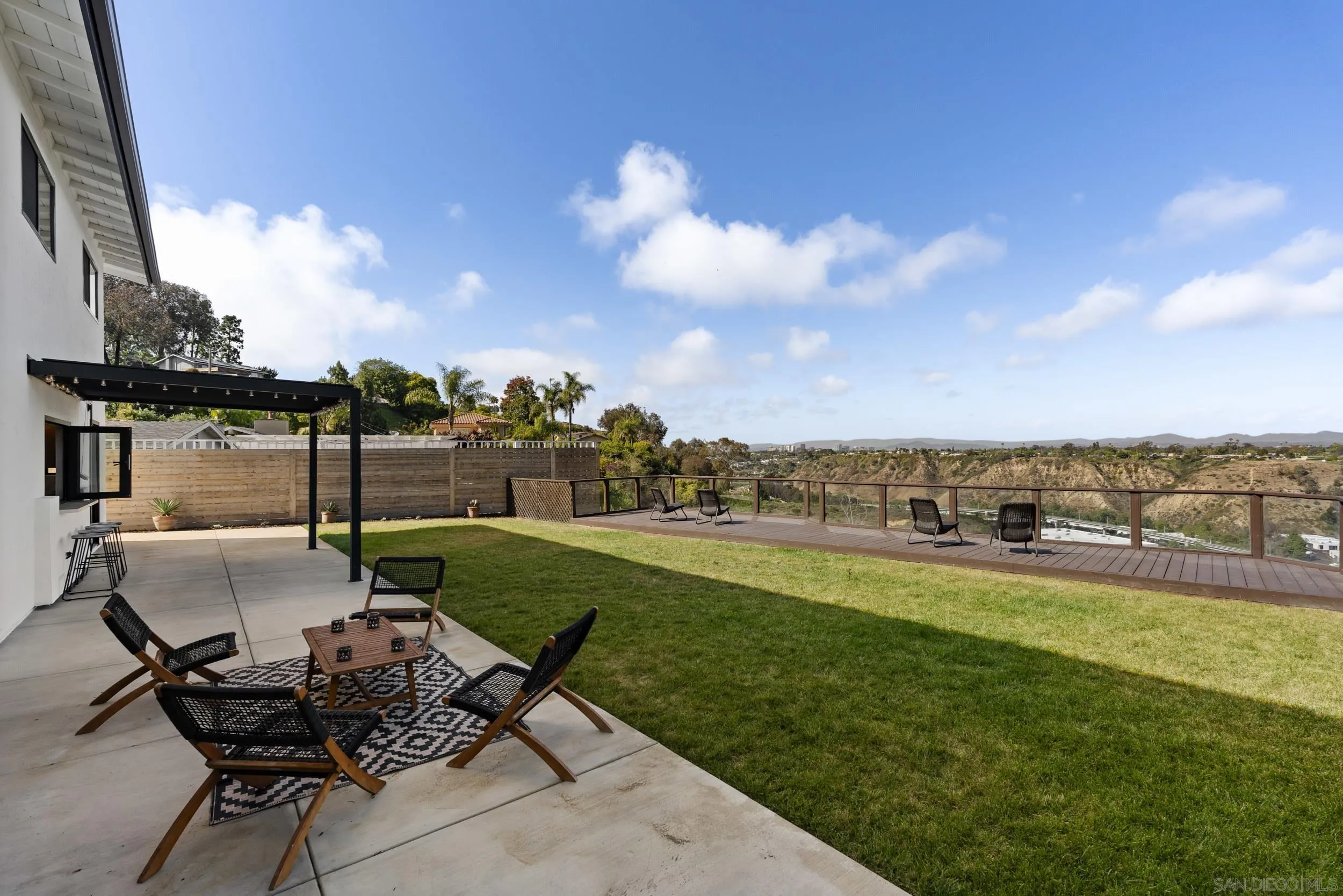 https://cdn.realtyfeed.com/cdn/127/260011071/789e6aee6215a64764ab06415f952ff2.webp