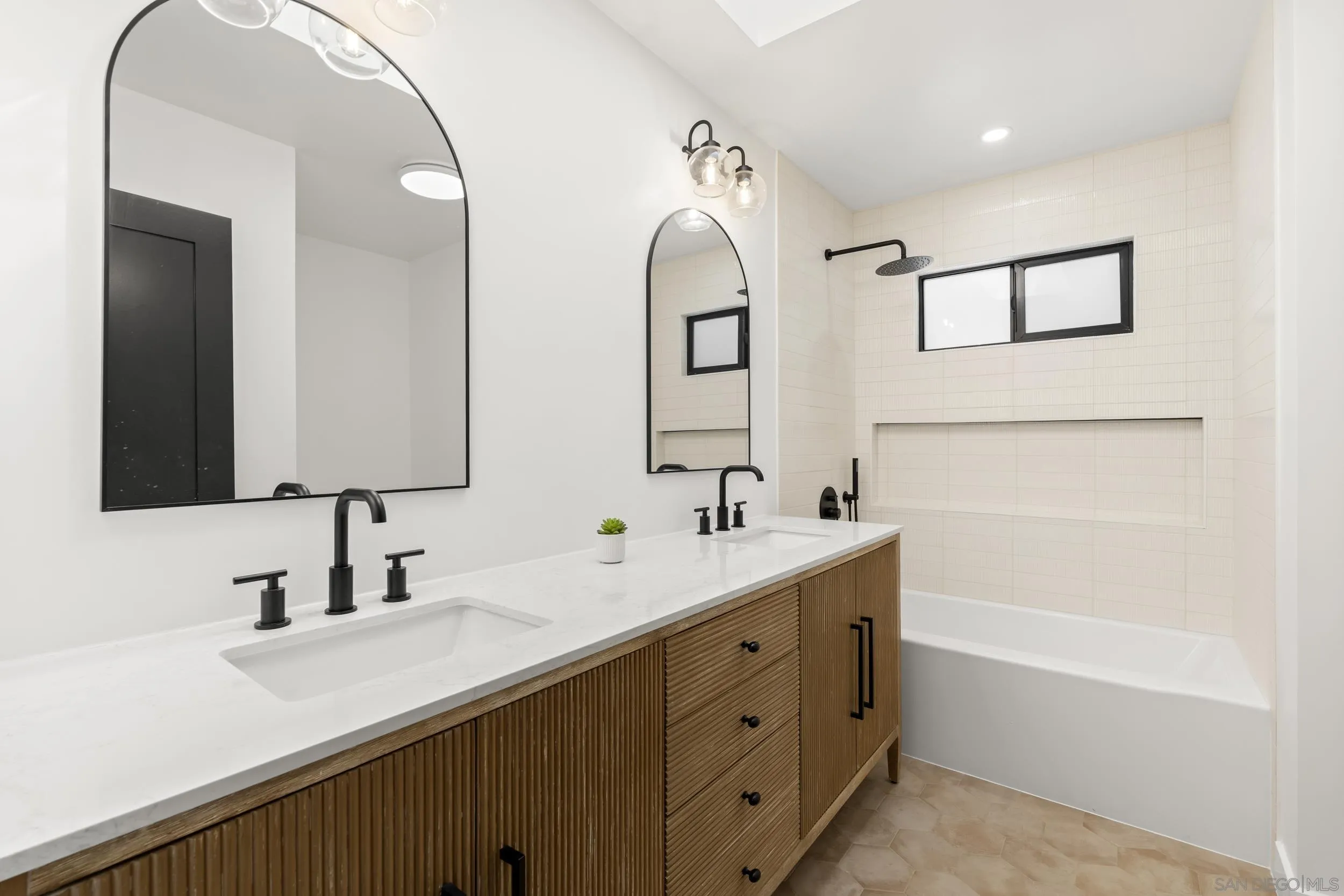 https://cdn.realtyfeed.com/cdn/127/260011071/dd21ef666666a4c191138e60b6704728.webp
