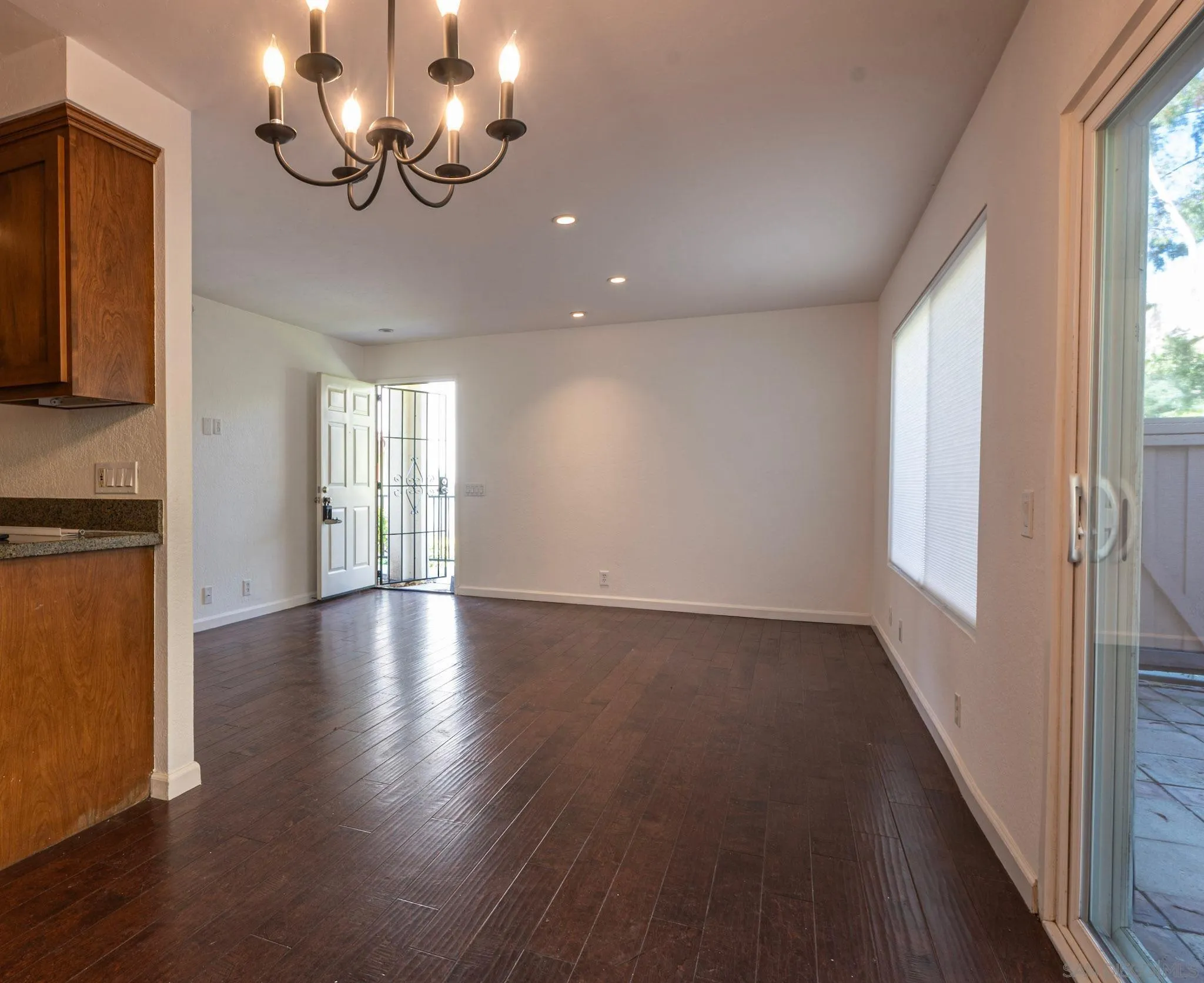 Photo #7: 260011074 Listing: Photo #7