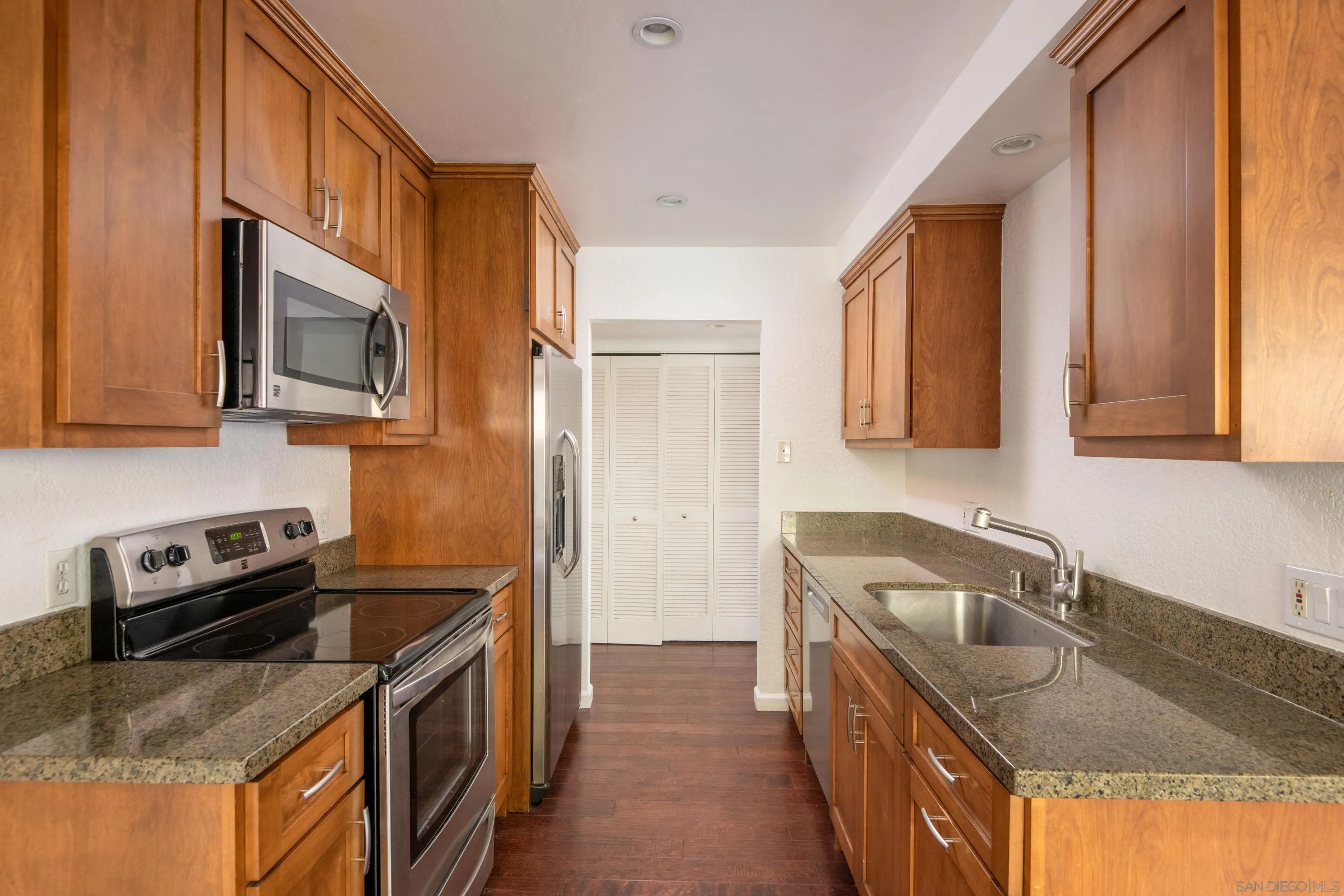 https://cdn.realtyfeed.com/cdn/127/260011074/779ac7df47c9d1b06fe2e2411e6b5ce1.webp