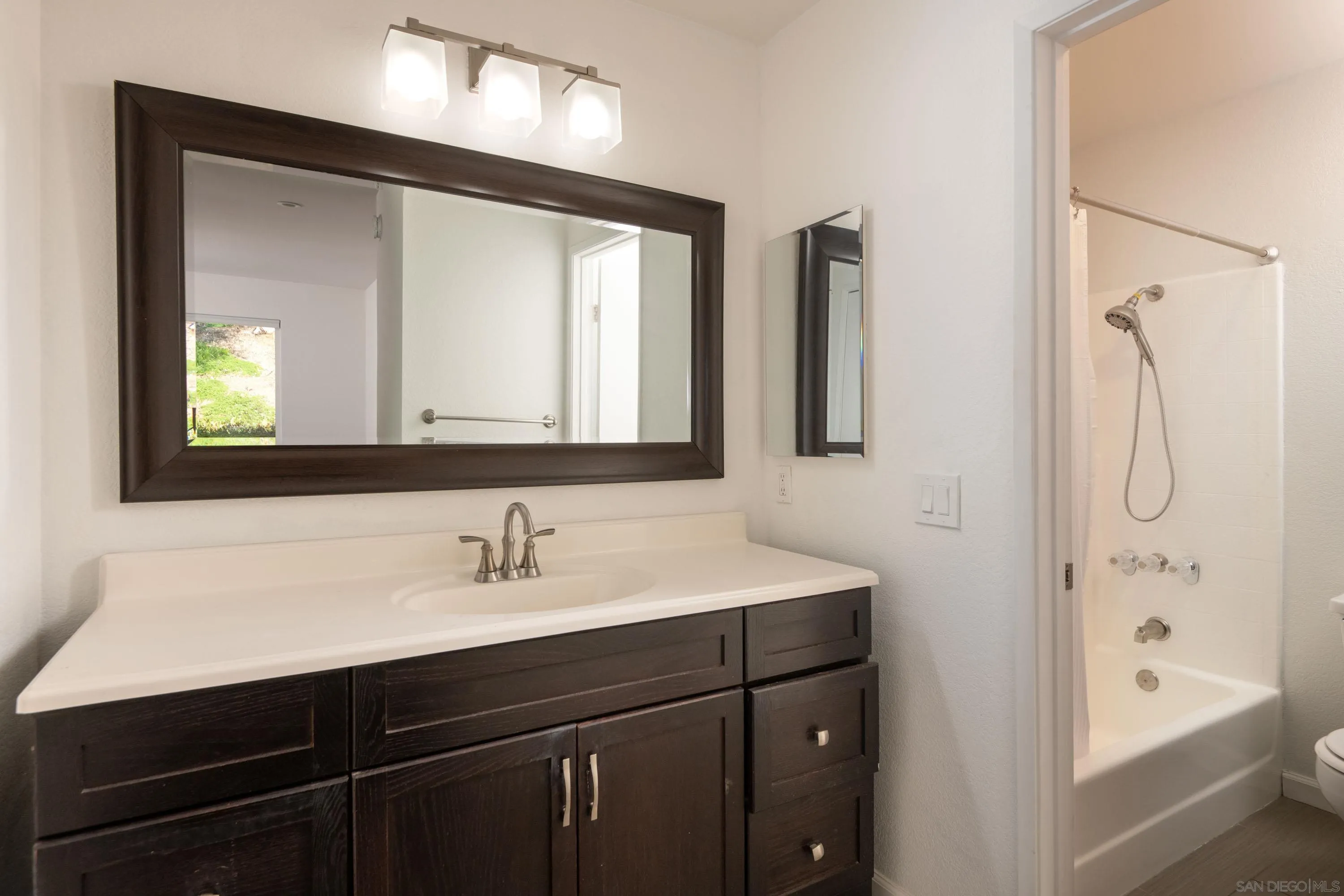 https://cdn.realtyfeed.com/cdn/127/260011074/7dc3756e174b61e7dd2c9642b98eab5d.webp