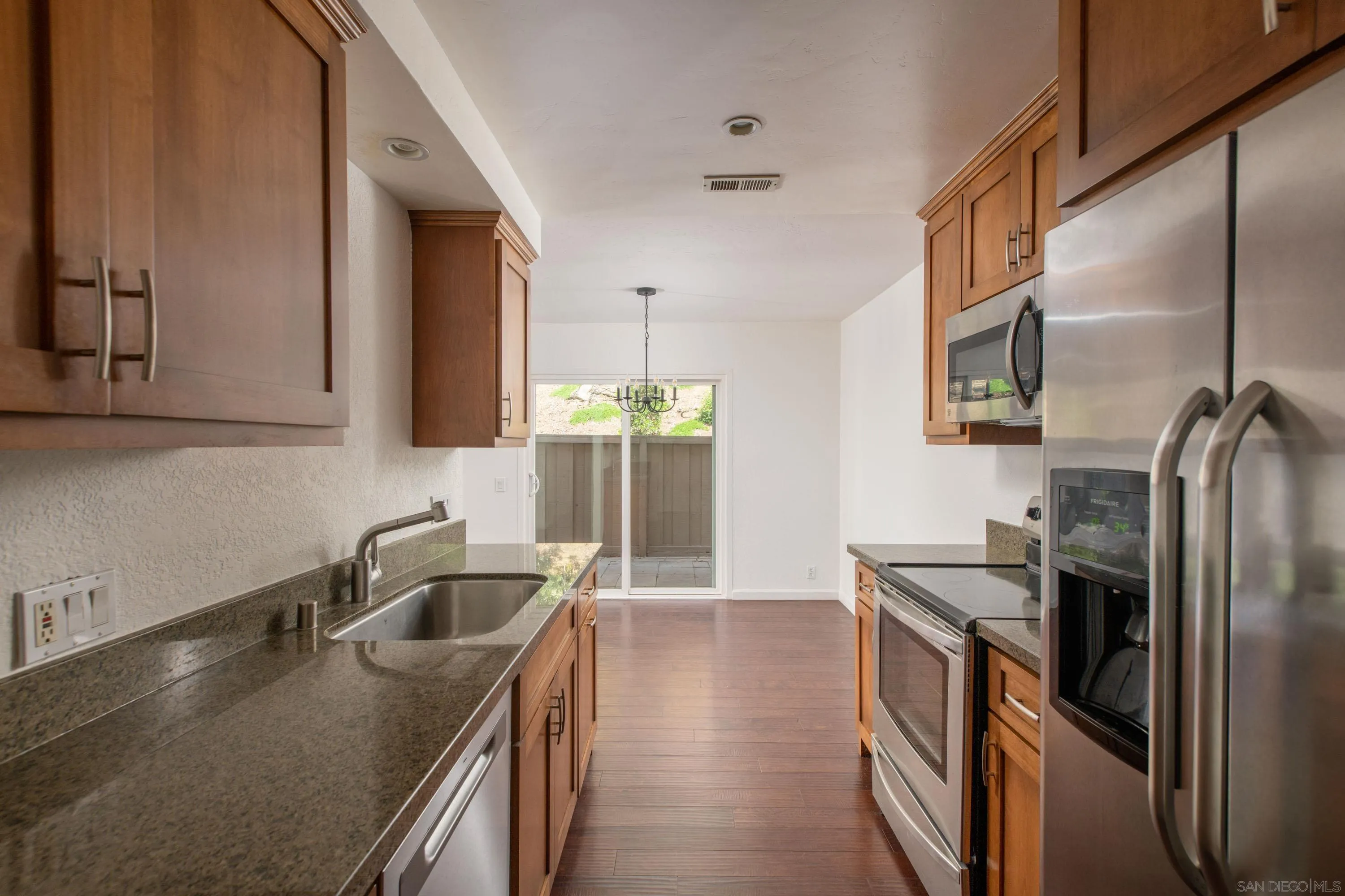 https://cdn.realtyfeed.com/cdn/127/260011074/ed57376d4b839a262a17434ebf1ffb0f.webp