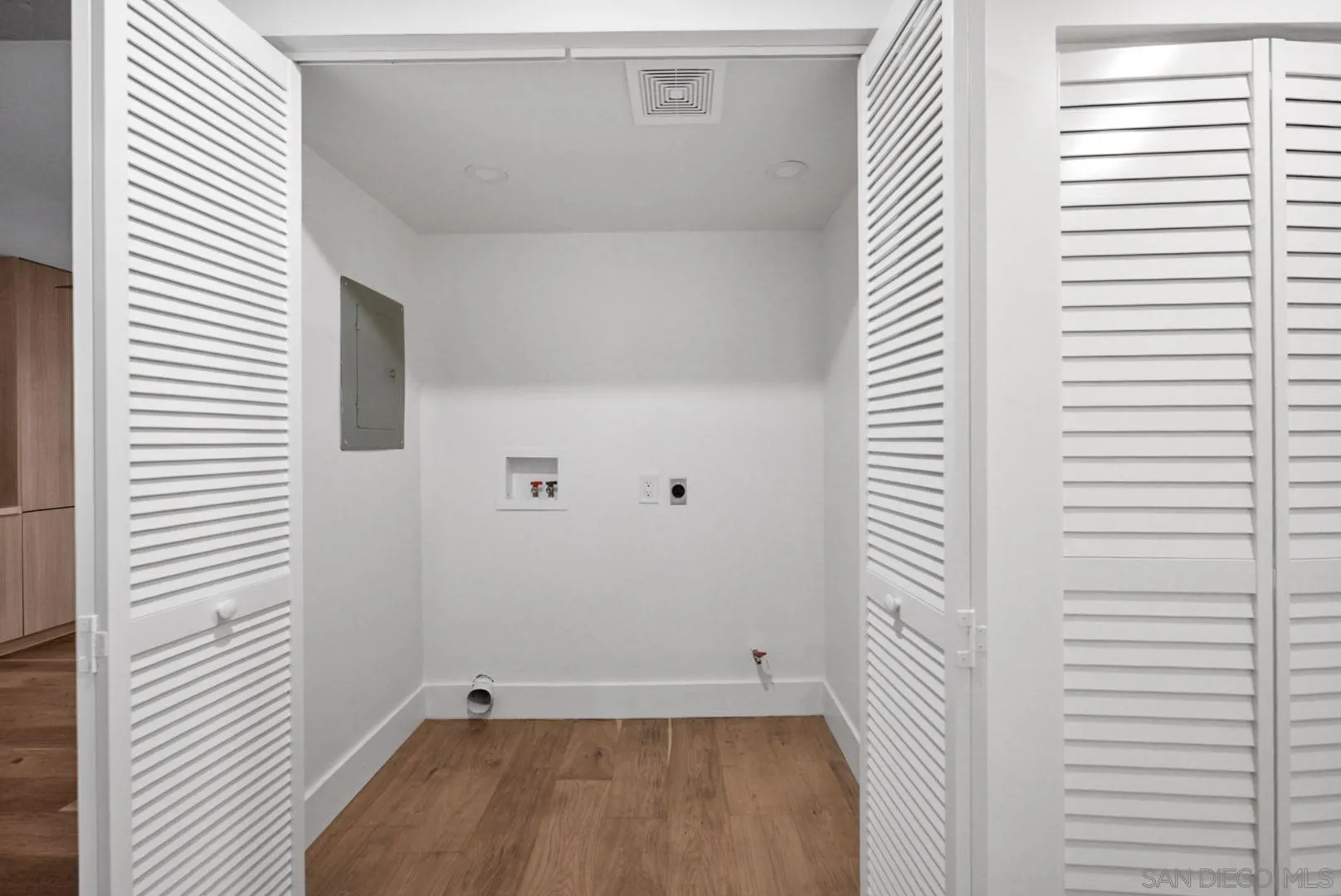 Photo #21: 260011076 Listing: Photo #21