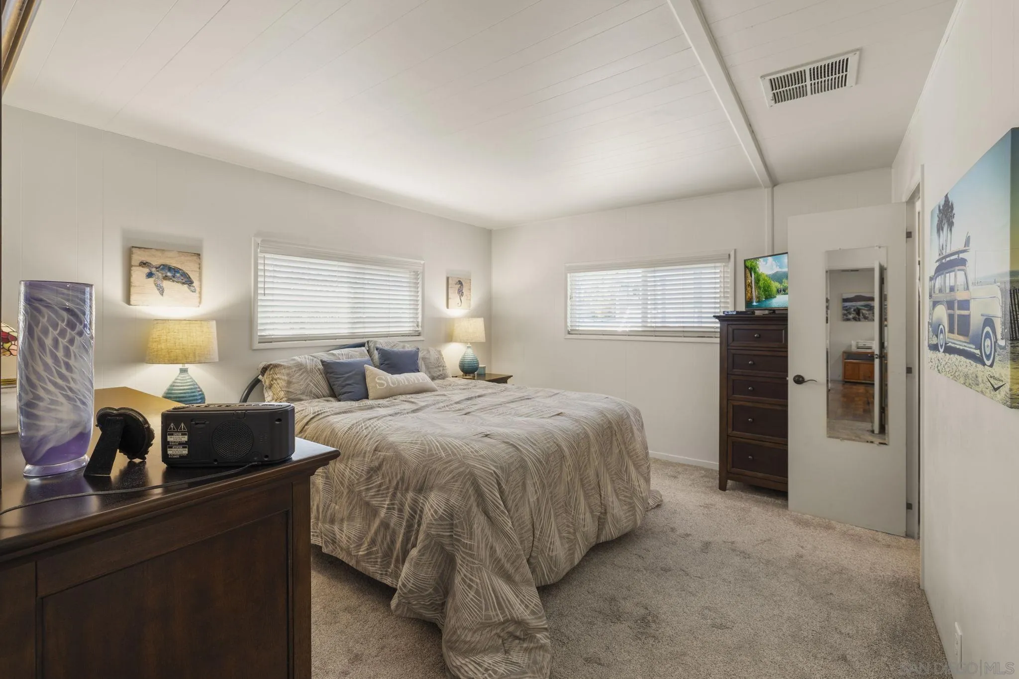 https://cdn.realtyfeed.com/cdn/127/260011081/48c53363f159aa97a28329f602d4b531.webp