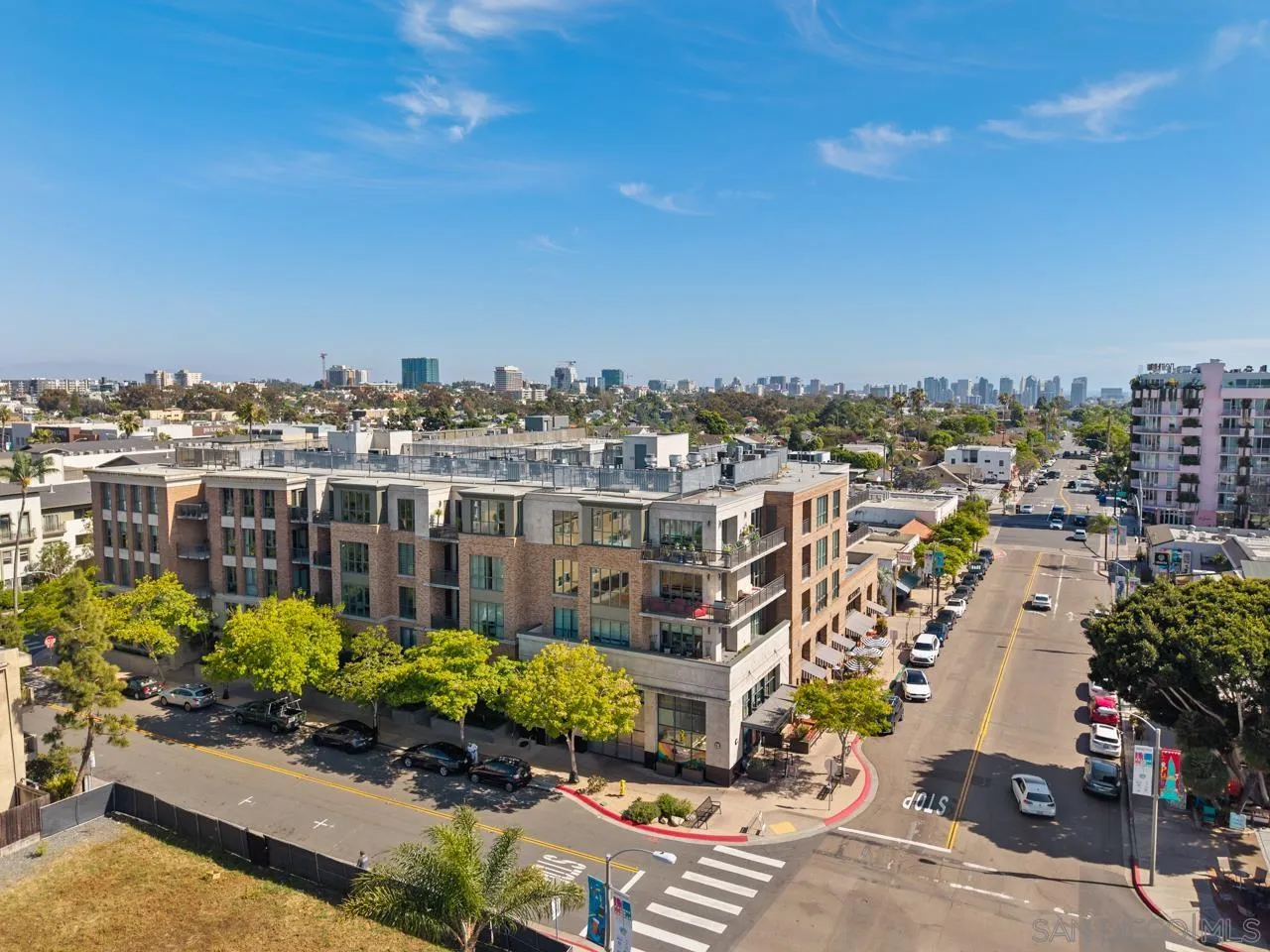 https://cdn.realtyfeed.com/cdn/127/260011083/02847ca04a1b31b75650463aee069d17.webp