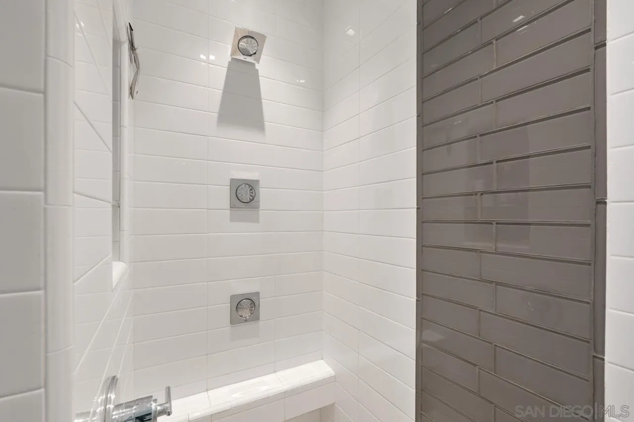 https://cdn.realtyfeed.com/cdn/127/260011083/0c47a40aae12e4e0d2c703664abdec67.webp